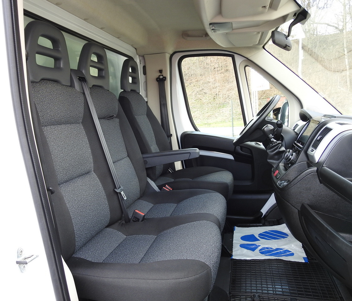 Furgoneta caja cerrada FIAT DUCATO  BOX LIFT 8 PALLETS CRUISE CONTROL NAVIGATION LED LIGHTS AIR CONDITIONING  130HP: foto 36