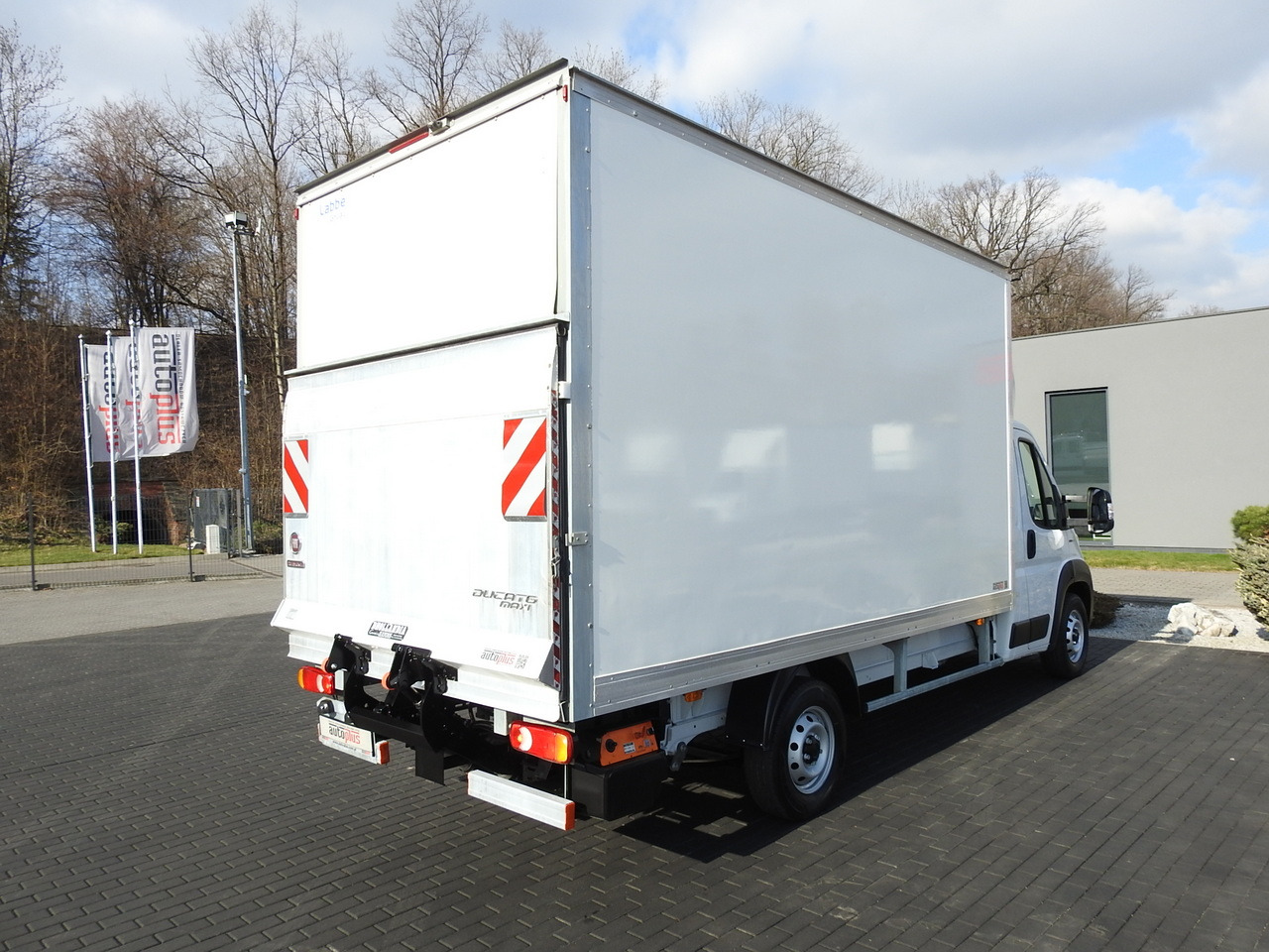Furgoneta caja cerrada FIAT DUCATO  BOX LIFT 8 PALLETS CRUISE CONTROL NAVIGATION LED LIGHTS AIR CONDITIONING  130HP: foto 12