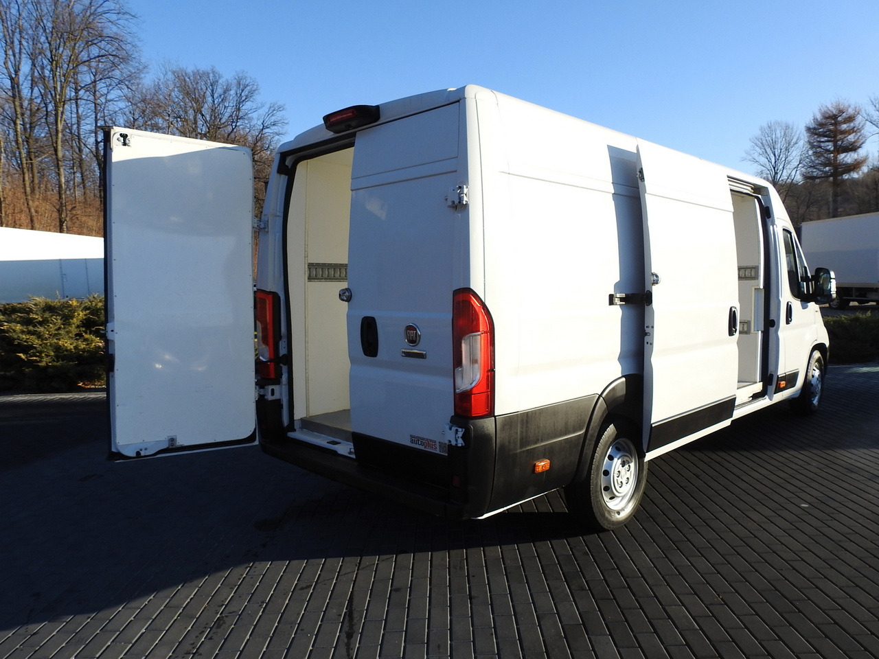 FIAT DUCATO REFRIGERATOR VAN -10*C POWER SUPPLY 230V AIR CONDITIONING  175HP - Furgoneta frigorifica: foto 3 FIAT DUCATO REFRIGERATOR VAN -10*C POWER SUPPLY 230V AIR CONDITIONING  175HP - Furgoneta frigorifica: foto 3