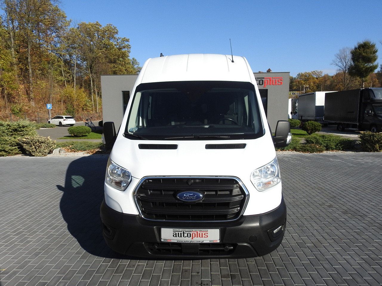 FORD TRANSIT BOX DELIVERY VAN 6 SEATS CRUISE CONTROL AIR CONDITIONING LED LIGHTS 130HP - Furgón: foto 5 FORD TRANSIT BOX DELIVERY VAN 6 SEATS CRUISE CONTROL AIR CONDITIONING LED LIGHTS 130HP - Furgón: foto 5