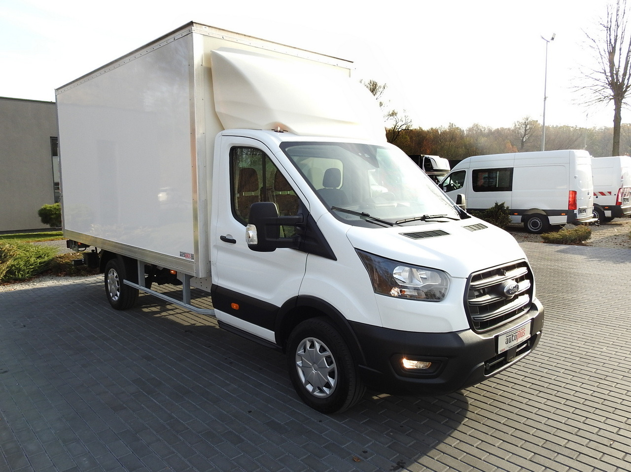 FORD TRANSIT BOX LIFT 8 PALLETS CRUISE CONTROL AIR CONDITIONING  130HP - Furgoneta caja cerrada: foto 4 FORD TRANSIT BOX LIFT 8 PALLETS CRUISE CONTROL AIR CONDITIONING  130HP - Furgoneta caja cerrada: foto 4
