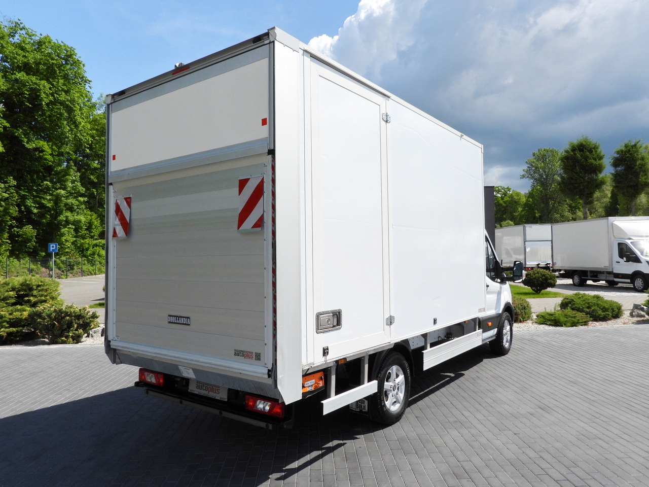 FORD TRANSIT BOX LIFT 8 PALLETS CRUISE CONTROL LED LIGHTS AIR CONDITIONING 130HP - Furgoneta frigorifica: foto 3 FORD TRANSIT BOX LIFT 8 PALLETS CRUISE CONTROL LED LIGHTS AIR CONDITIONING 130HP - Furgoneta frigorifica: foto 3