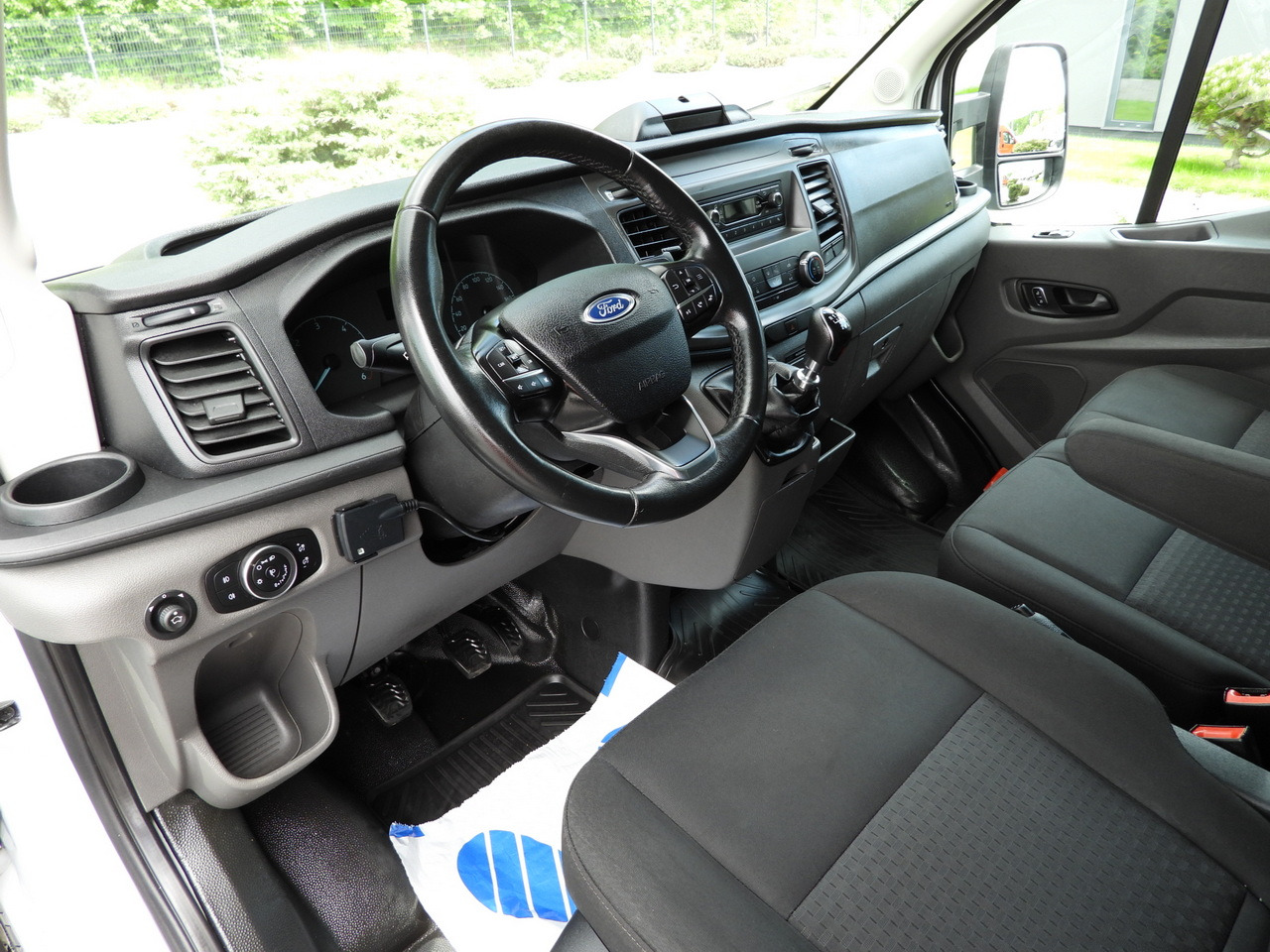 FORD TRANSIT  BOX LIFT 8 PALLETS CRUISE CONTROL LED LIGHTS AIR CONDITIONING  130HP - Furgoneta caja cerrada: foto 2 FORD TRANSIT  BOX LIFT 8 PALLETS CRUISE CONTROL LED LIGHTS AIR CONDITIONING  130HP - Furgoneta caja cerrada: foto 2