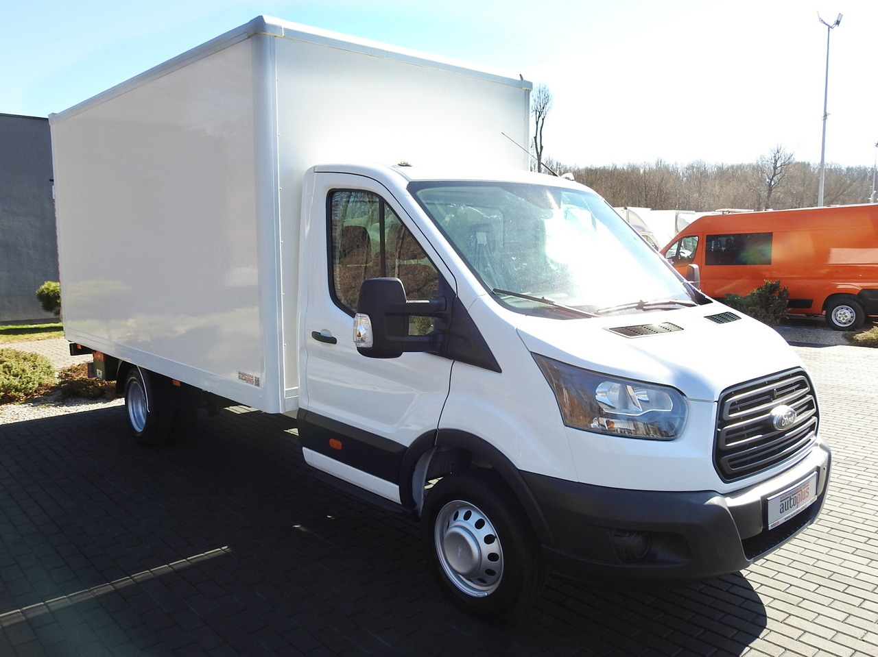 FORD TRANSIT  BOX LIFT 8 PALLETS TWIN WHEELS AIR CONDITIONING  130HP - Furgoneta caja cerrada: foto 4 FORD TRANSIT  BOX LIFT 8 PALLETS TWIN WHEELS AIR CONDITIONING  130HP - Furgoneta caja cerrada: foto 4