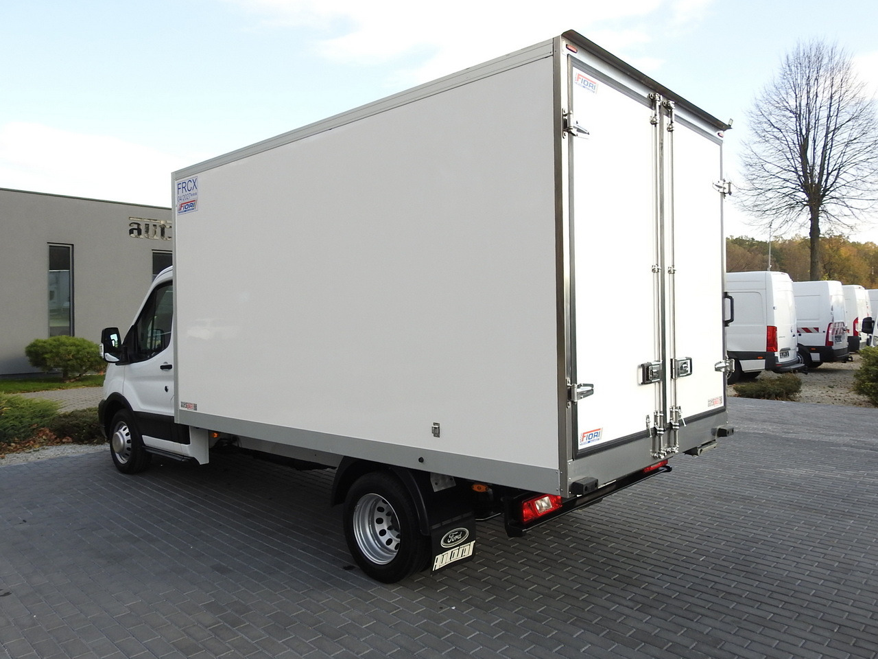 Arrendamiento de FORD TRANSIT REGRIGERATOR BOX -10*C POWER SUPPLY 230V CRUISE CONTROL AIR CONDITIONING LED LIGHTS PNEUMATICS TWIN WHEELS  130HP FORD TRANSIT REGRIGERATOR BOX -10*C POWER SUPPLY 230V CRUISE CONTROL AIR CONDITIONING LED LIGHTS PNEUMATICS TWIN WHEELS  130HP: foto 10