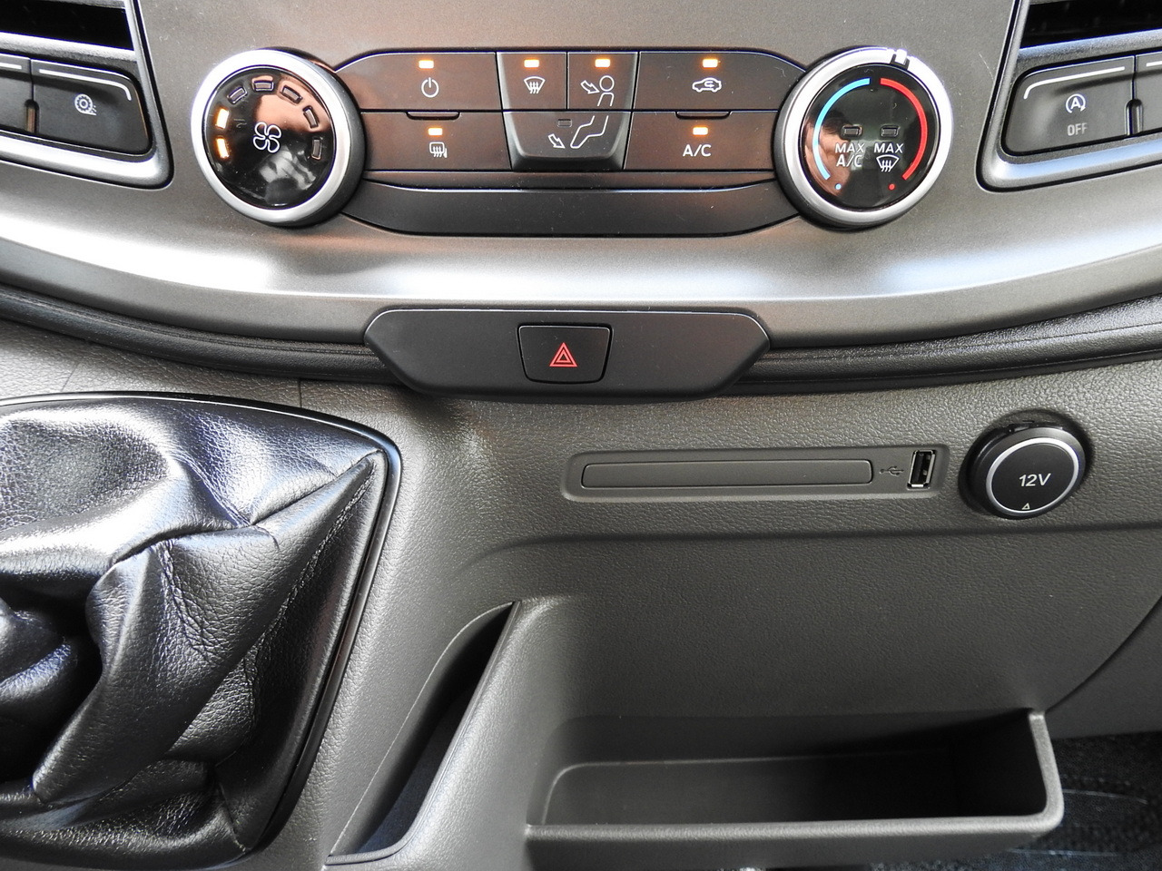 Arrendamiento de FORD TRANSIT REGRIGERATOR BOX -10*C POWER SUPPLY 230V CRUISE CONTROL AIR CONDITIONING LED LIGHTS PNEUMATICS TWIN WHEELS  130HP FORD TRANSIT REGRIGERATOR BOX -10*C POWER SUPPLY 230V CRUISE CONTROL AIR CONDITIONING LED LIGHTS PNEUMATICS TWIN WHEELS  130HP: foto 42