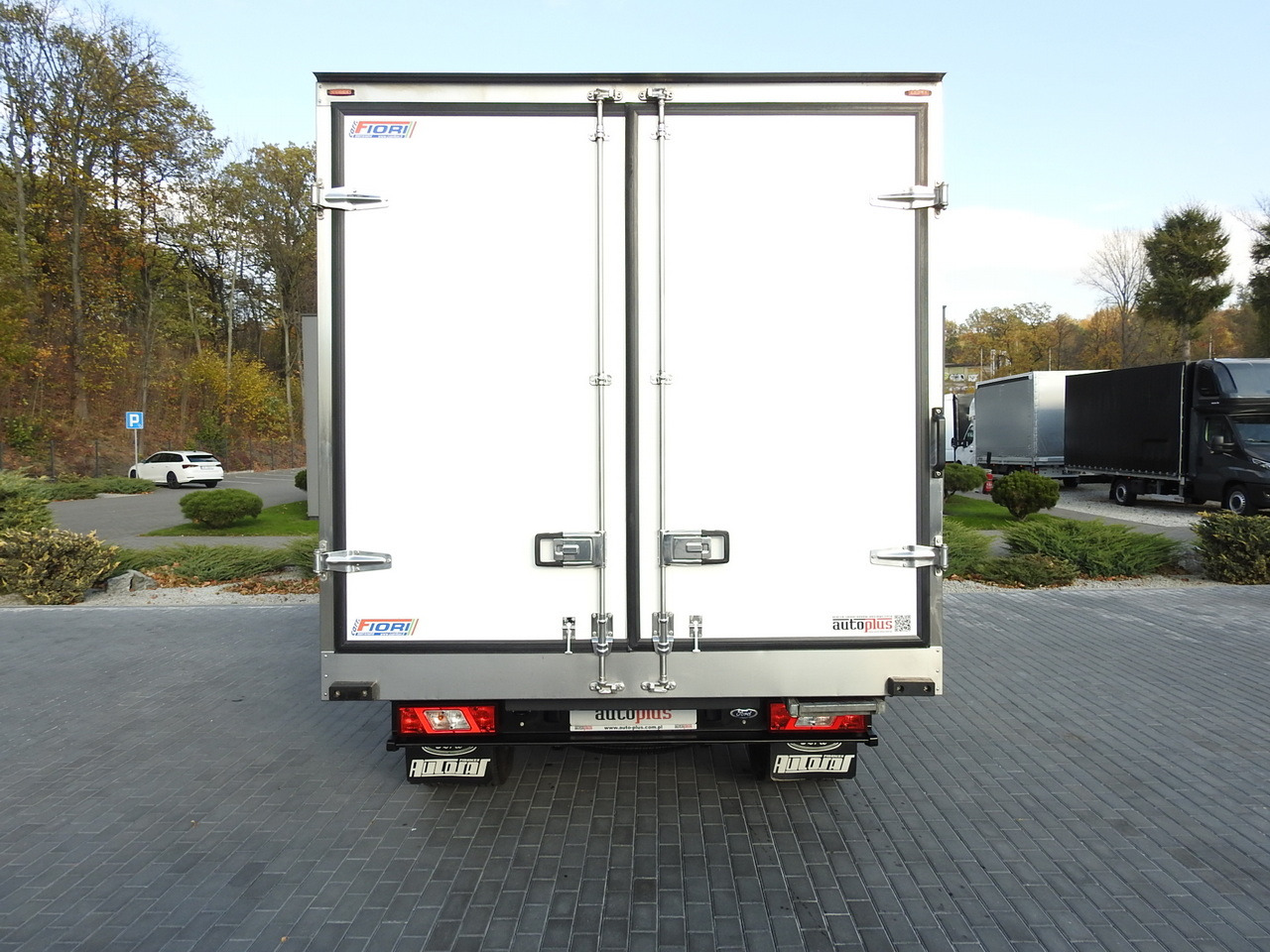 Arrendamiento de FORD TRANSIT REGRIGERATOR BOX -10*C POWER SUPPLY 230V CRUISE CONTROL AIR CONDITIONING LED LIGHTS PNEUMATICS TWIN WHEELS  130HP FORD TRANSIT REGRIGERATOR BOX -10*C POWER SUPPLY 230V CRUISE CONTROL AIR CONDITIONING LED LIGHTS PNEUMATICS TWIN WHEELS  130HP: foto 11