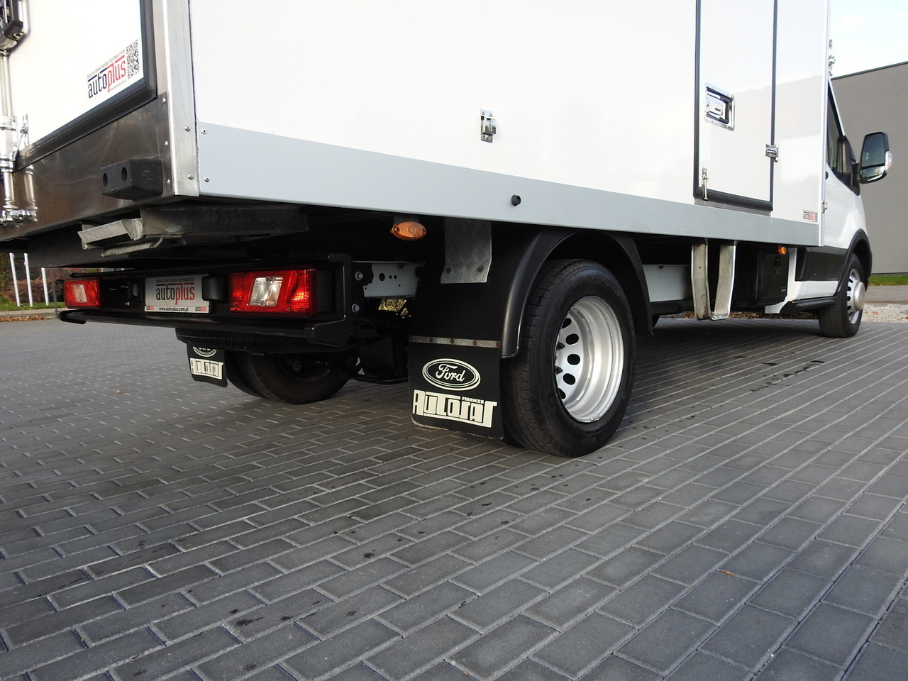 Arrendamiento de FORD TRANSIT REGRIGERATOR BOX -10*C POWER SUPPLY 230V CRUISE CONTROL AIR CONDITIONING LED LIGHTS PNEUMATICS TWIN WHEELS  130HP FORD TRANSIT REGRIGERATOR BOX -10*C POWER SUPPLY 230V CRUISE CONTROL AIR CONDITIONING LED LIGHTS PNEUMATICS TWIN WHEELS  130HP: foto 17