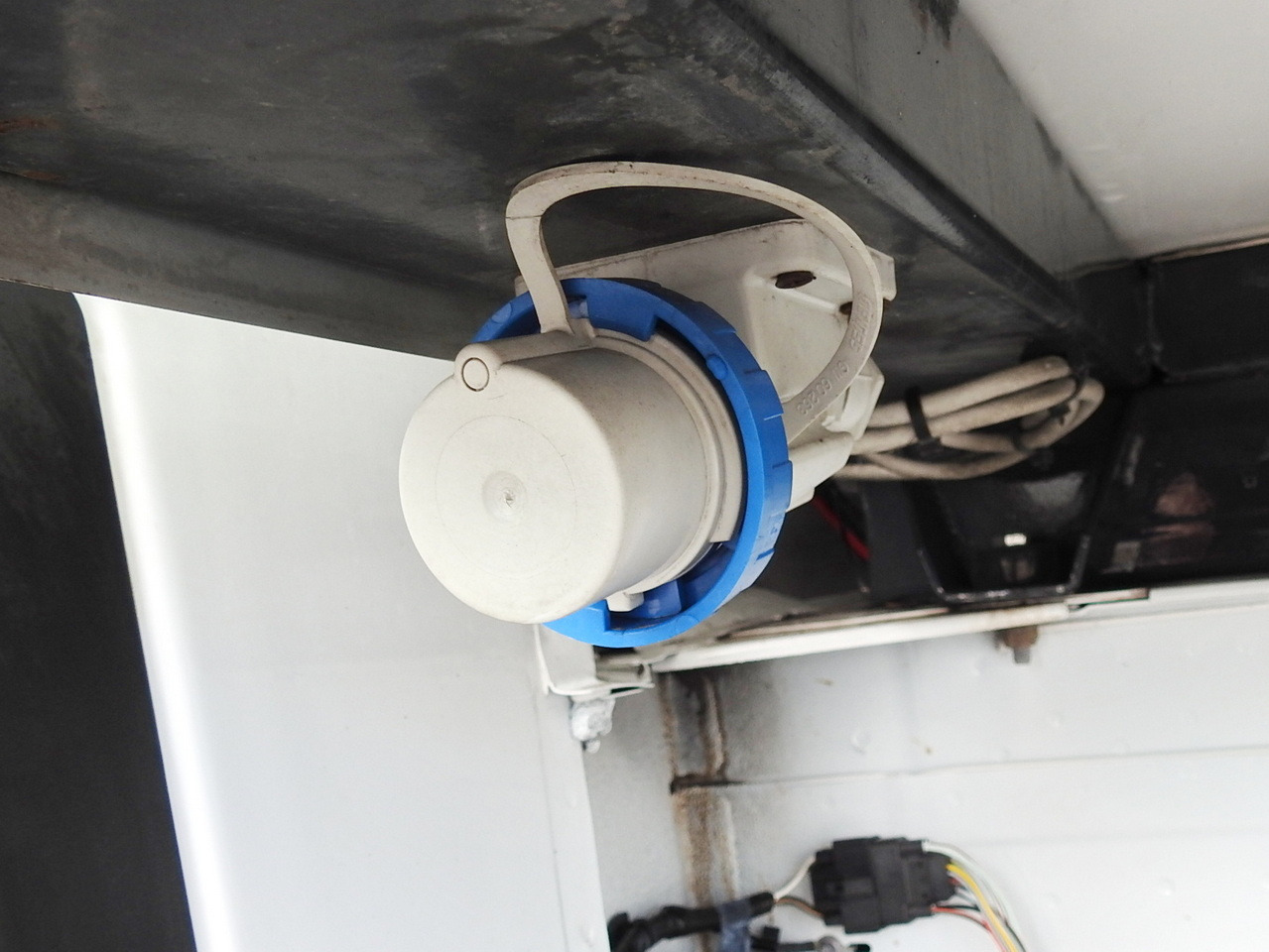 Arrendamiento de FORD TRANSIT REGRIGERATOR BOX -10*C POWER SUPPLY 230V CRUISE CONTROL AIR CONDITIONING LED LIGHTS PNEUMATICS TWIN WHEELS  130HP FORD TRANSIT REGRIGERATOR BOX -10*C POWER SUPPLY 230V CRUISE CONTROL AIR CONDITIONING LED LIGHTS PNEUMATICS TWIN WHEELS  130HP: foto 26