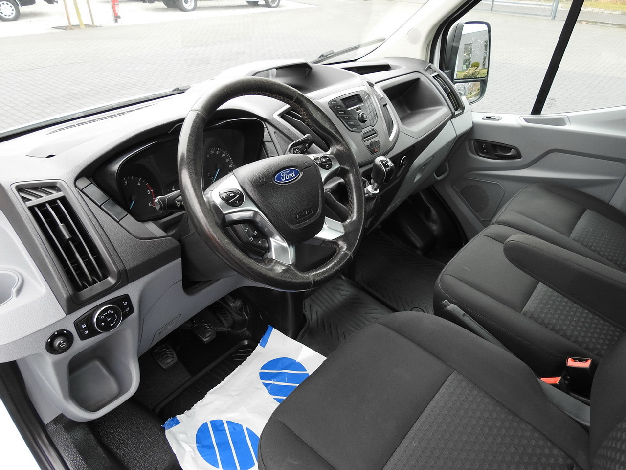 FORD TRANSIT TIPPER CRUISE CONTROL AIR CONDITIONING TWIN WHEELS 170HP - Furgoneta basculante: foto 2 FORD TRANSIT TIPPER CRUISE CONTROL AIR CONDITIONING TWIN WHEELS 170HP - Furgoneta basculante: foto 2