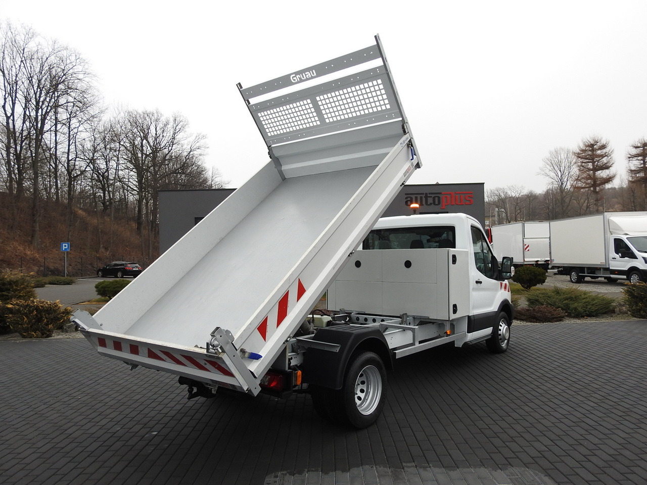 FORD TRANSIT TIPPER CRUISE CONTROL AIR CONDITIONING TWIN WHEELS 170HP - Furgoneta basculante: foto 3 FORD TRANSIT TIPPER CRUISE CONTROL AIR CONDITIONING TWIN WHEELS 170HP - Furgoneta basculante: foto 3