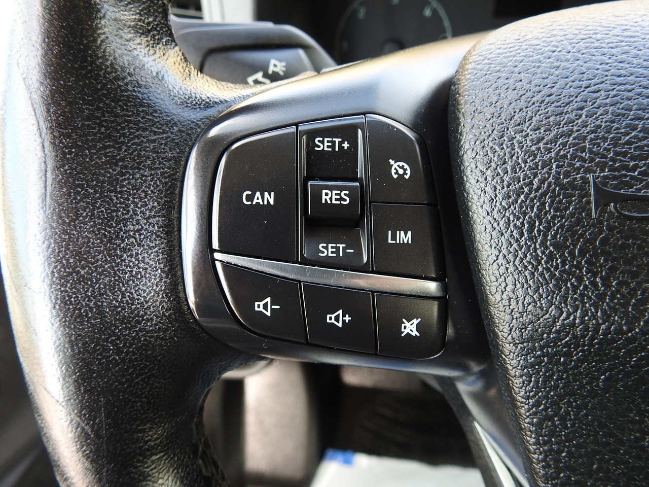 Furgoneta FORD TRANSIT BOX DELIVERY VAN 6 SEATS CRUISE CONTROL AIR CONDITIONING LED LIGHTS  130HP: foto 28