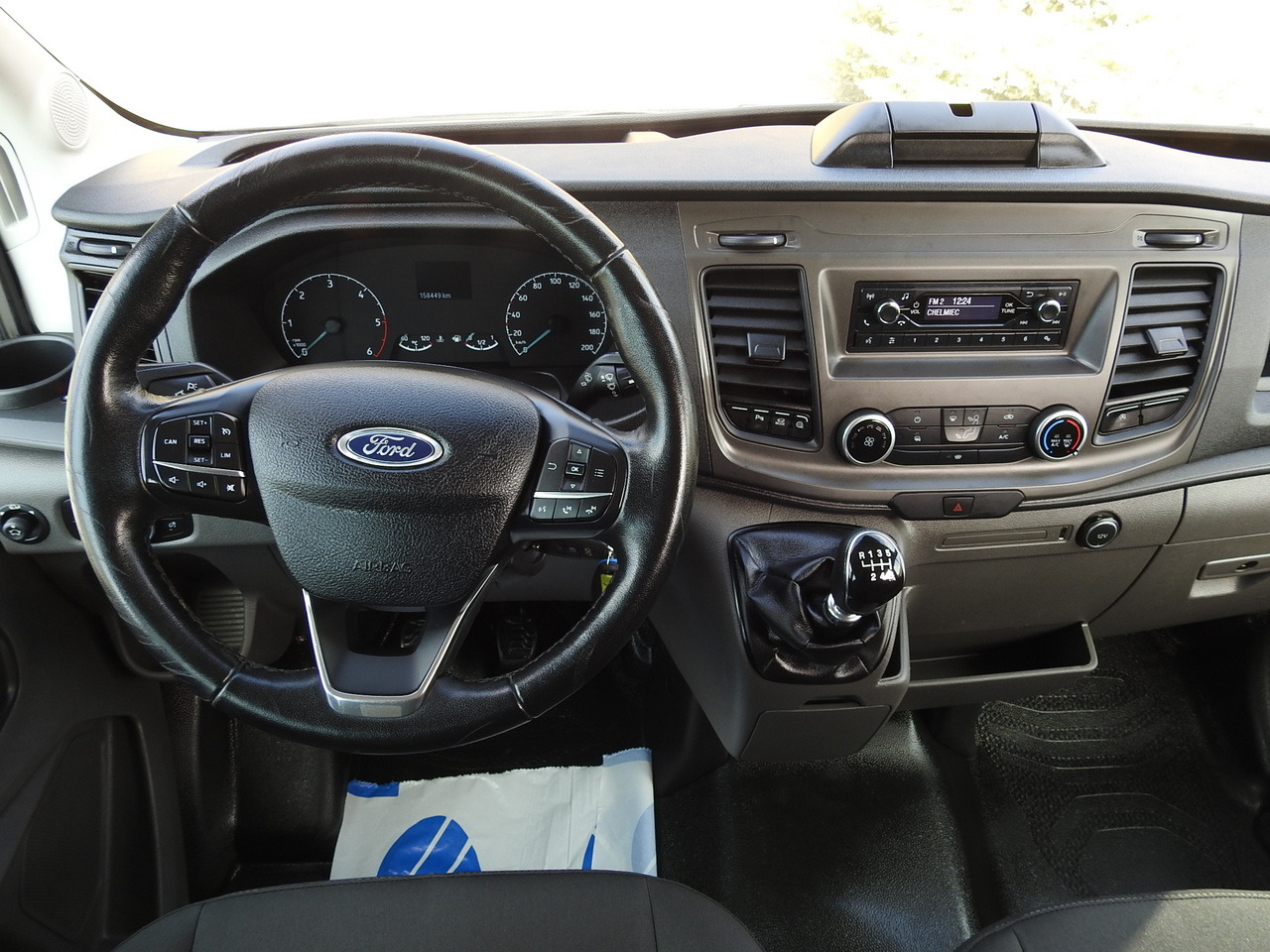 Furgoneta FORD TRANSIT BOX DELIVERY VAN 6 SEATS CRUISE CONTROL AIR CONDITIONING LED LIGHTS  130HP: foto 26
