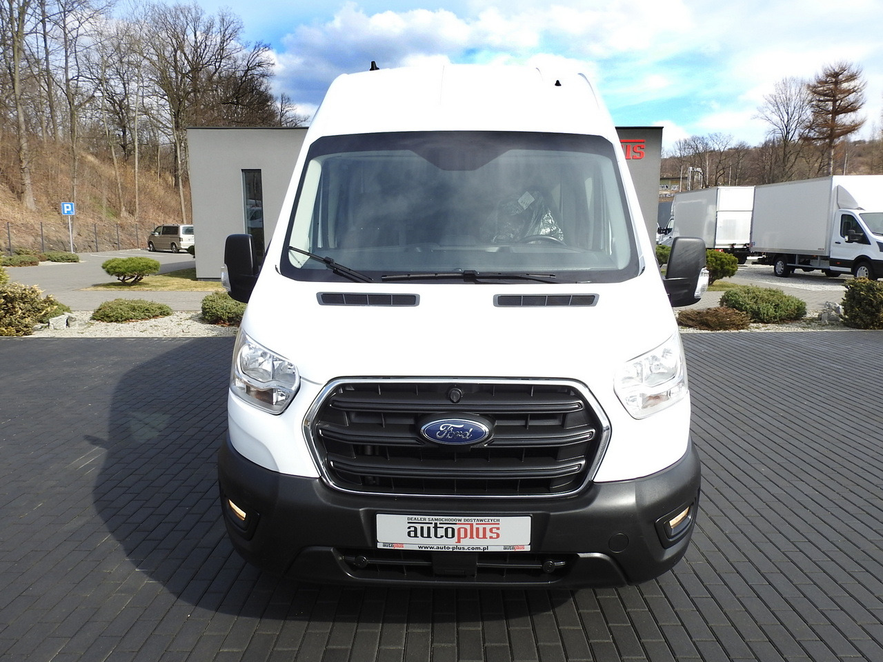FORD TRANSIT BOX DELIVERY VAN 6 SEATS CRUISE CONTROL LED LIGHTS AIR CONDITIONING 180HP - Furgoneta: foto 5 FORD TRANSIT BOX DELIVERY VAN 6 SEATS CRUISE CONTROL LED LIGHTS AIR CONDITIONING 180HP - Furgoneta: foto 5