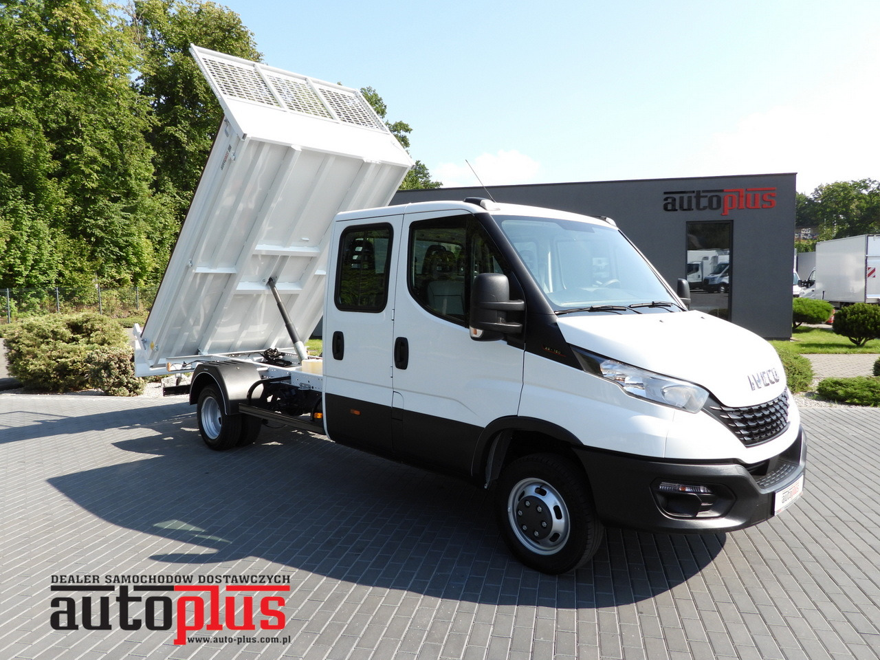 IVECO DAILY 35C16 TIPPER DOUBLE CABIN DOKA 6 SEATS TWIN WHEELS AIR CONDITIONING 160HP - Furgoneta: foto 1 IVECO DAILY 35C16 TIPPER DOUBLE CABIN DOKA 6 SEATS TWIN WHEELS AIR CONDITIONING 160HP - Furgoneta: foto 1