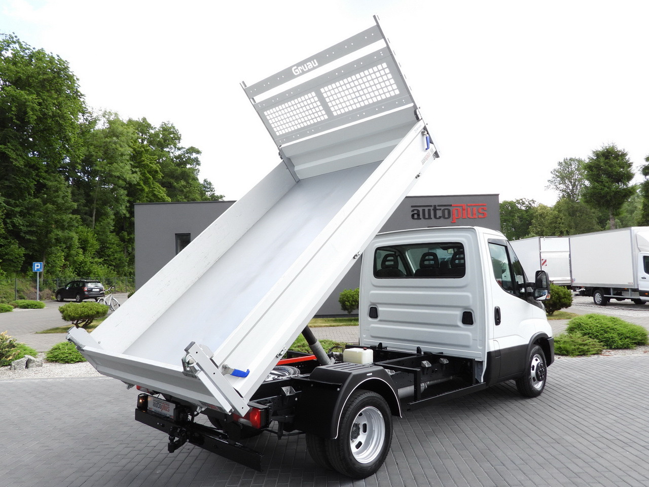 IVECO DAILY 35C14 CRUISE CONTROL TWIN WHEELS AIR CONDITIONING 140HP - Furgoneta basculante: foto 3 IVECO DAILY 35C14 CRUISE CONTROL TWIN WHEELS AIR CONDITIONING 140HP - Furgoneta basculante: foto 3