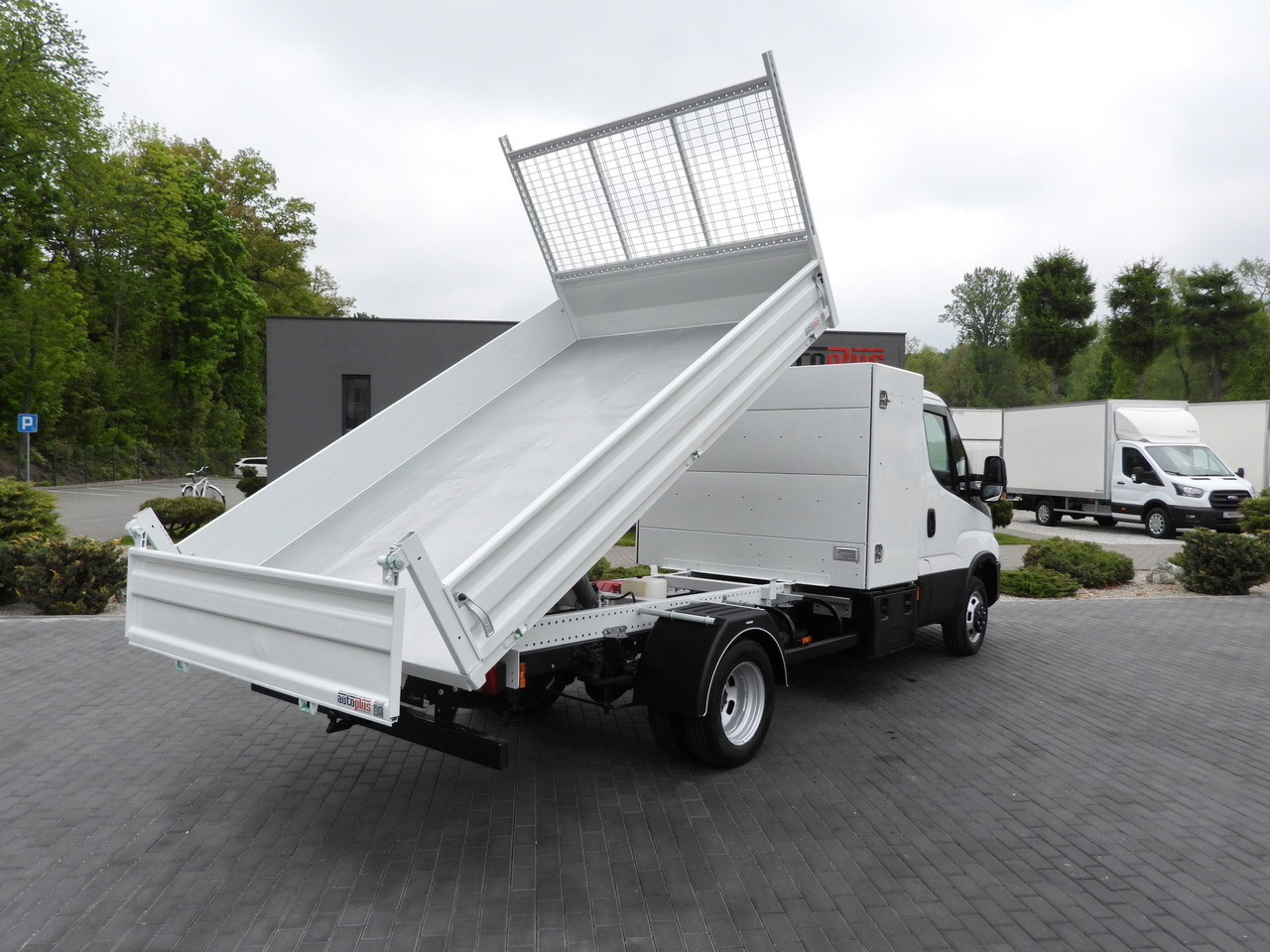 IVECO DAILY 35C14 TIPPER CRUISE CONTROL TWIN WHEELS 140HP - Furgoneta basculante: foto 3 IVECO DAILY 35C14 TIPPER CRUISE CONTROL TWIN WHEELS 140HP - Furgoneta basculante: foto 3