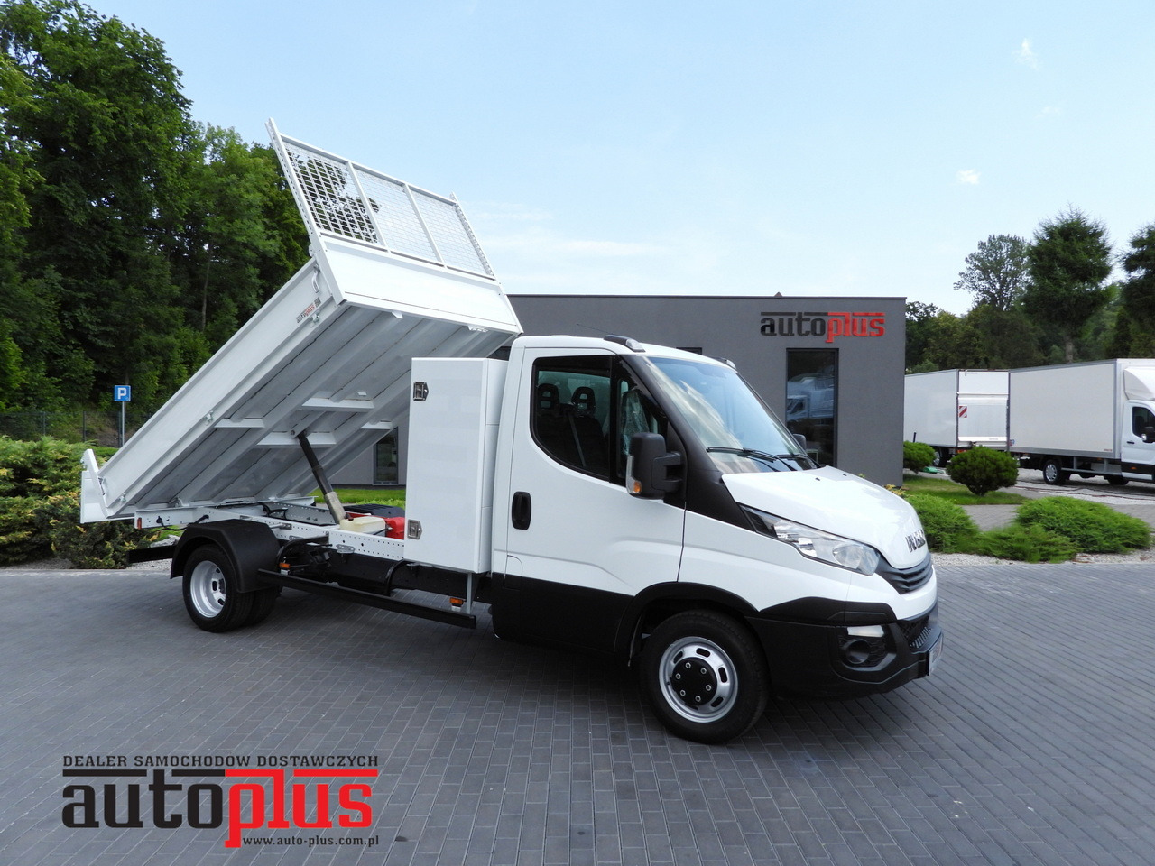 IVECO DAILY 35C15 TIPPER CRUISE CONTROL TWIN WHEELS AIR CONDITIONING 150HP - Furgoneta basculante: foto 1 IVECO DAILY 35C15 TIPPER CRUISE CONTROL TWIN WHEELS AIR CONDITIONING 150HP - Furgoneta basculante: foto 1