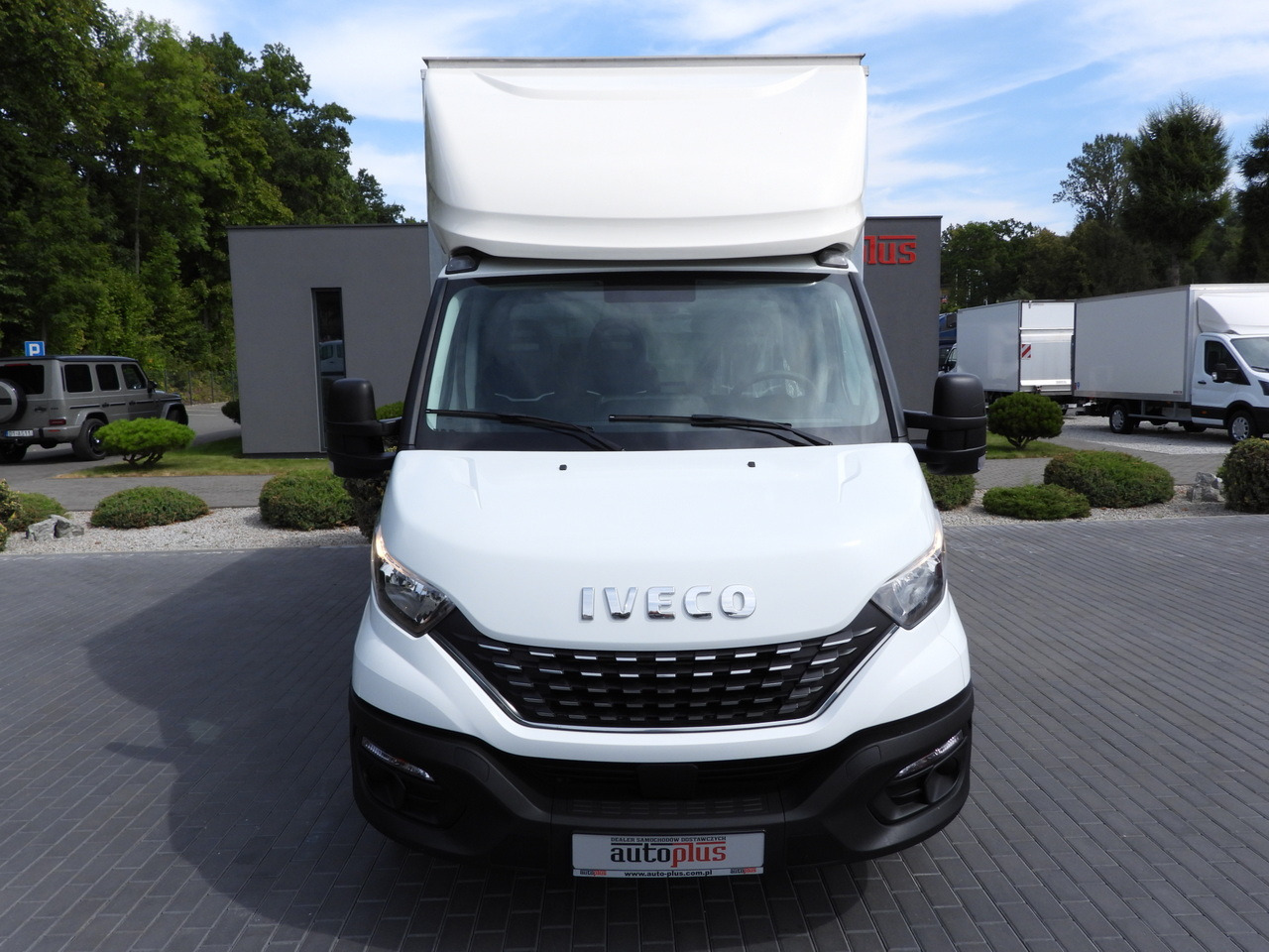 IVECO DAILY 35C16 BOX LIFT 8 PALLETS CRUISE CONTROL AUTOMATIC TRANSMISSION HI-MATIC TWIN WHEELS AIR CONDITIONING 160HP - Furgoneta caja cerrada: foto 5 IVECO DAILY 35C16 BOX LIFT 8 PALLETS CRUISE CONTROL AUTOMATIC TRANSMISSION HI-MATIC TWIN WHEELS AIR CONDITIONING 160HP - Furgoneta caja cerrada: foto 5