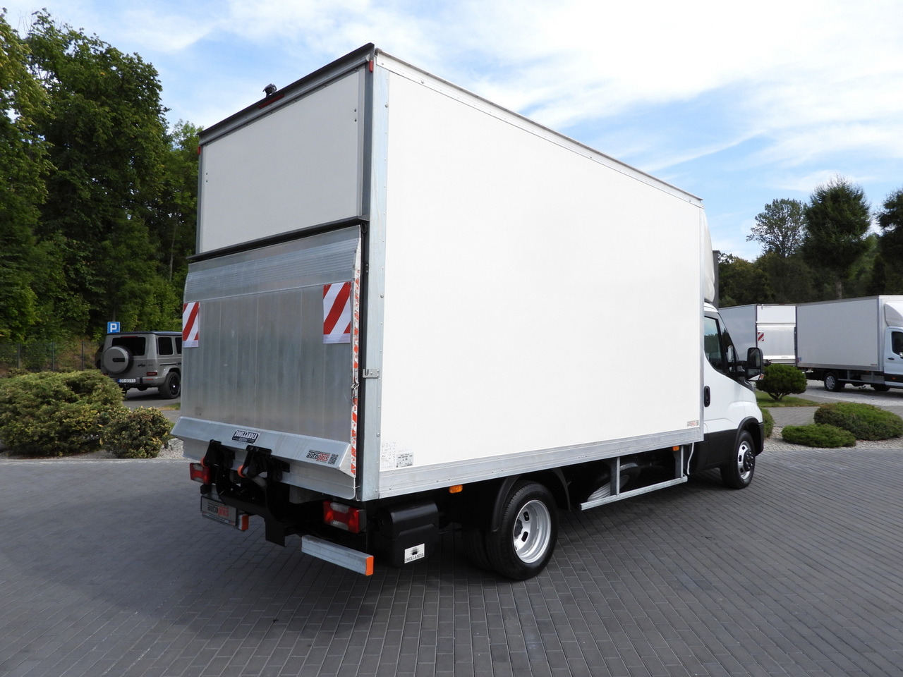 IVECO DAILY 35C16 BOX LIFT 8 PALLETS CRUISE CONTROL AUTOMATIC TRANSMISSION HI-MATIC TWIN WHEELS AIR CONDITIONING 160HP - Furgoneta caja cerrada: foto 3 IVECO DAILY 35C16 BOX LIFT 8 PALLETS CRUISE CONTROL AUTOMATIC TRANSMISSION HI-MATIC TWIN WHEELS AIR CONDITIONING 160HP - Furgoneta caja cerrada: foto 3