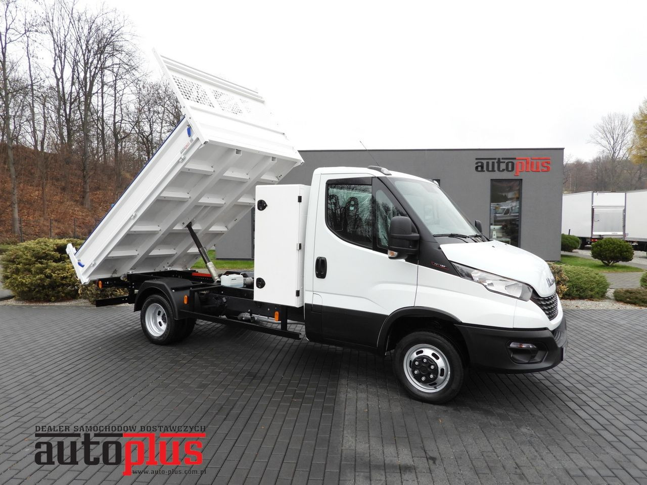 IVECO DAILY 35C16 TIPPER CRUISE CONTROL TWIN WHEELS AIR CONDITIONING 160HP - Furgoneta basculante: foto 1 IVECO DAILY 35C16 TIPPER CRUISE CONTROL TWIN WHEELS AIR CONDITIONING 160HP - Furgoneta basculante: foto 1