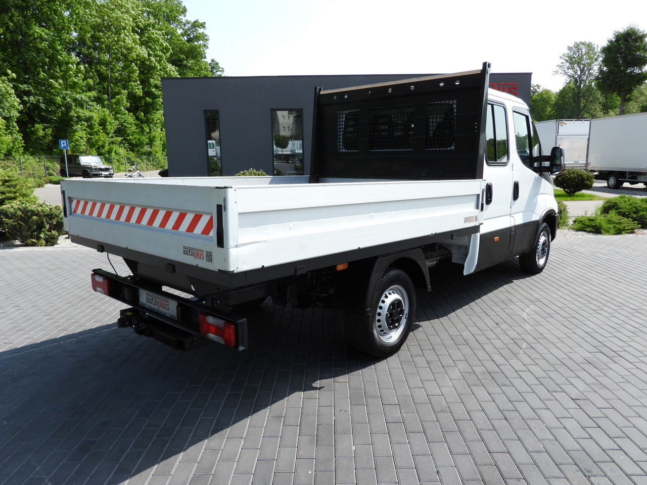 IVECO DAILY 35S12 STAKE BODY DOUBLE CABIN DOKA 7 SEATS AIR CONDITIONING 120HP - Furgoneta caja abierta: foto 3 IVECO DAILY 35S12 STAKE BODY DOUBLE CABIN DOKA 7 SEATS AIR CONDITIONING 120HP - Furgoneta caja abierta: foto 3