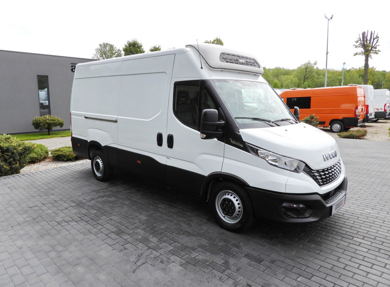 IVECO DAILY 35S14 REFRIGERATOR VAN -10*C POWER SUPPLY 230V CRUISE CONTROL AUTOMATIC TRANSMISSION HI-MATIC AIR CONDITIONING 140HP - Furgoneta frigorifica: foto 4 IVECO DAILY 35S14 REFRIGERATOR VAN -10*C POWER SUPPLY 230V CRUISE CONTROL AUTOMATIC TRANSMISSION HI-MATIC AIR CONDITIONING 140HP - Furgoneta frigorifica: foto 4