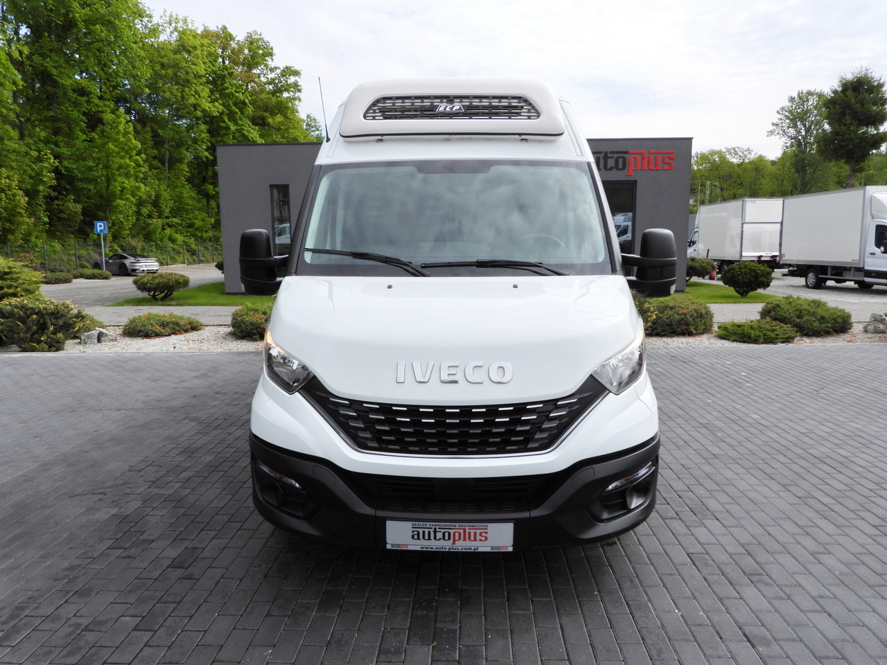 IVECO DAILY 35S14 REFRIGERATOR VAN -10*C POWER SUPPLY 230V CRUISE CONTROL AUTOMATIC TRANSMISSION HI-MATIC AIR CONDITIONING 140HP - Furgoneta frigorifica: foto 5 IVECO DAILY 35S14 REFRIGERATOR VAN -10*C POWER SUPPLY 230V CRUISE CONTROL AUTOMATIC TRANSMISSION HI-MATIC AIR CONDITIONING 140HP - Furgoneta frigorifica: foto 5