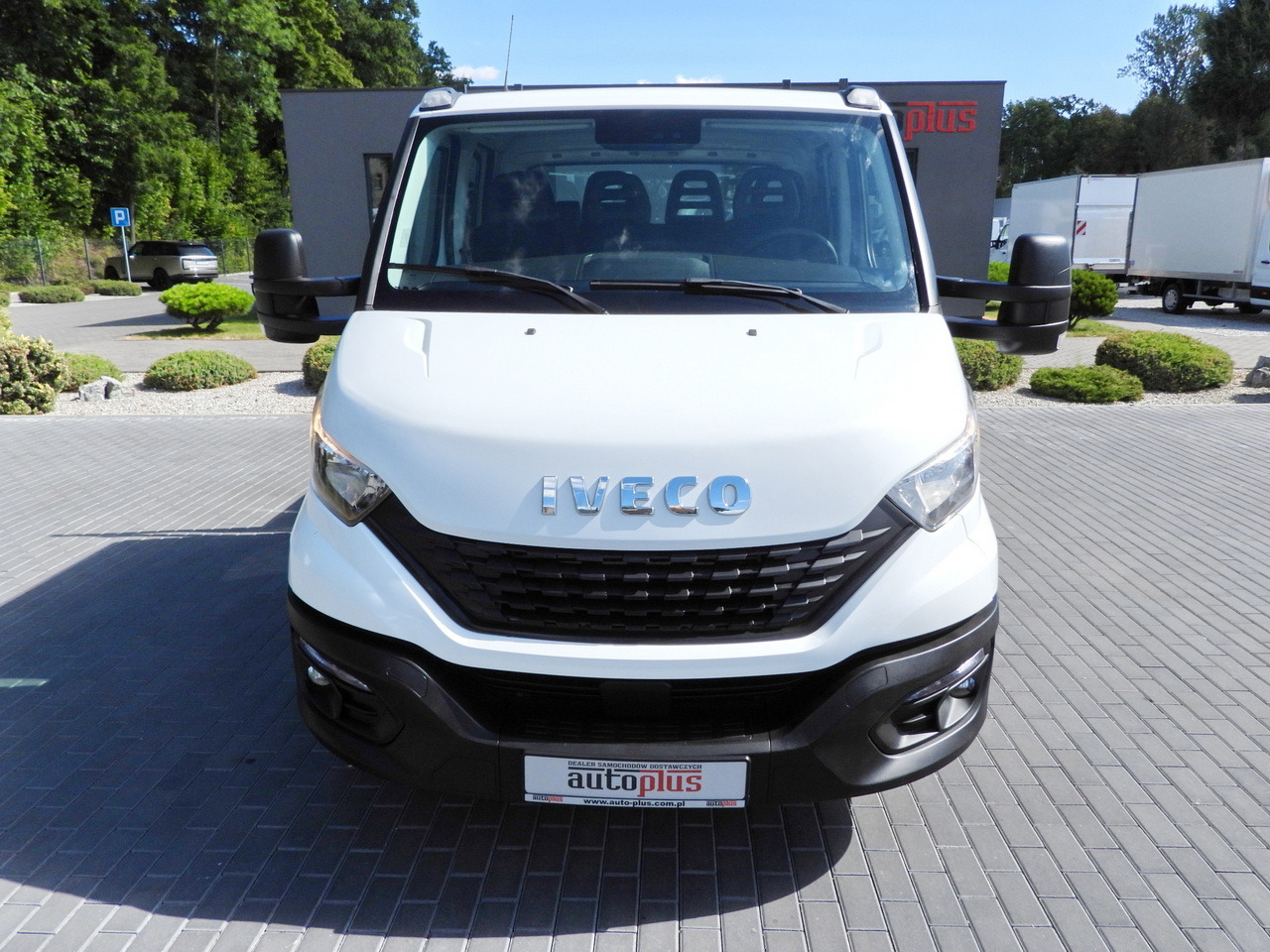 IVECO DAILY 35S14 STAKE BODY DOUBLE CABIN DOKA 7 SEATS CRUISE CONTROL AIR CONDITIONING 135HP - Furgoneta caja abierta: foto 5 IVECO DAILY 35S14 STAKE BODY DOUBLE CABIN DOKA 7 SEATS CRUISE CONTROL AIR CONDITIONING 135HP - Furgoneta caja abierta: foto 5