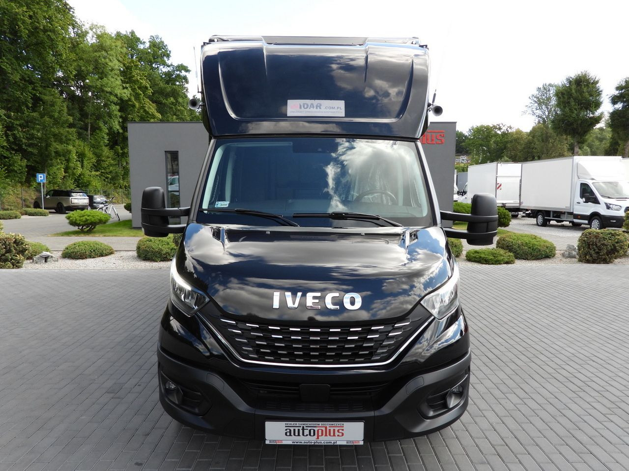 IVECO DAILY 35S18 BOX LIFT 8 PALLETS WEBASTO CRUISE CONTROL NAVIGATION LED LIGHTS PNEUMATICS AIR CONDITIONING 180HP - Furgoneta frigorifica: foto 5 IVECO DAILY 35S18 BOX LIFT 8 PALLETS WEBASTO CRUISE CONTROL NAVIGATION LED LIGHTS PNEUMATICS AIR CONDITIONING 180HP - Furgoneta frigorifica: foto 5