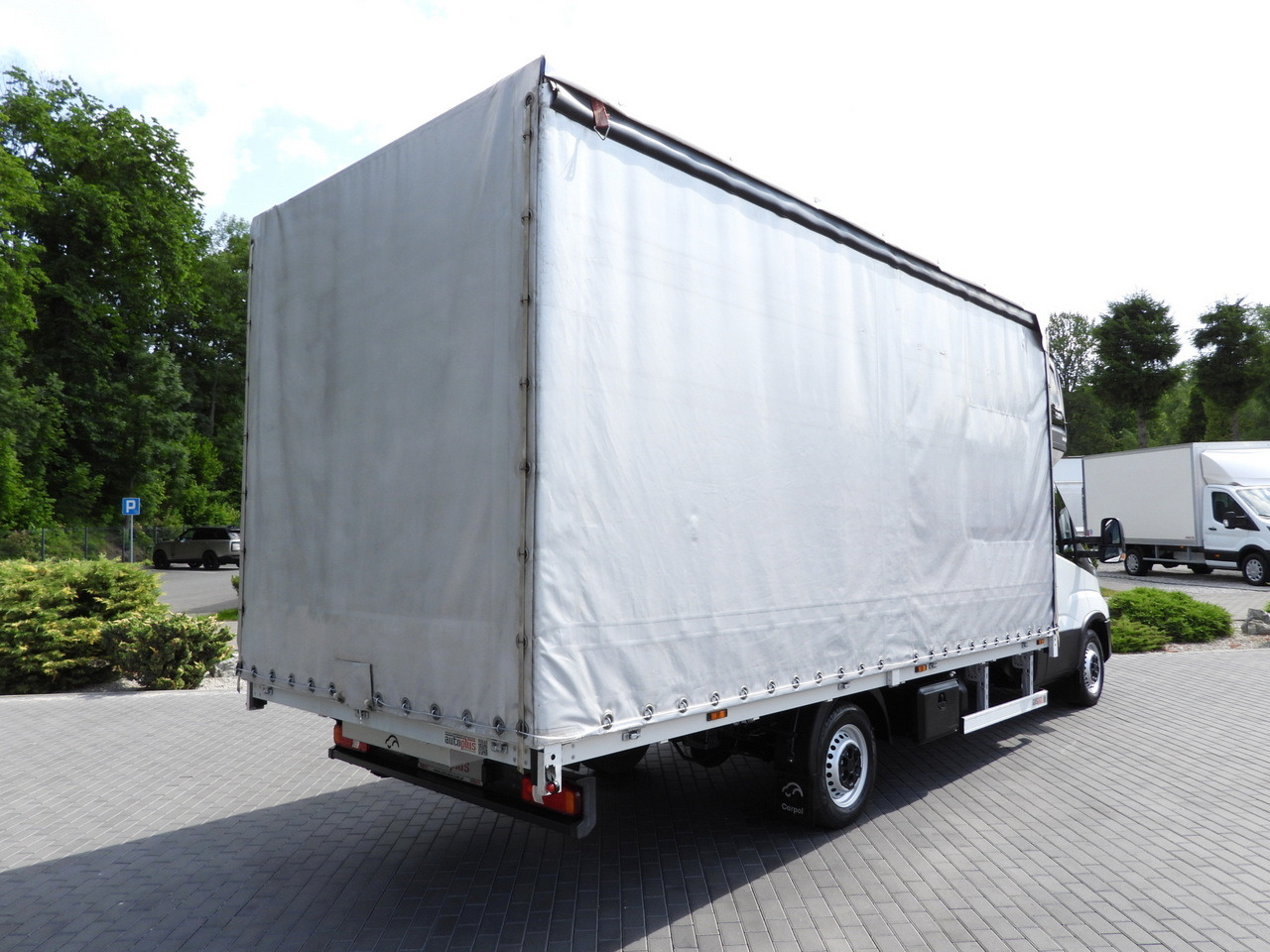 IVECO DAILY 35S18 TARPAULIN 10 PALLETS CRUISE CONTROL LED LIGHTS AIR CONDITIONING  180HP - Furgoneta con lona: foto 3 IVECO DAILY 35S18 TARPAULIN 10 PALLETS CRUISE CONTROL LED LIGHTS AIR CONDITIONING  180HP - Furgoneta con lona: foto 3