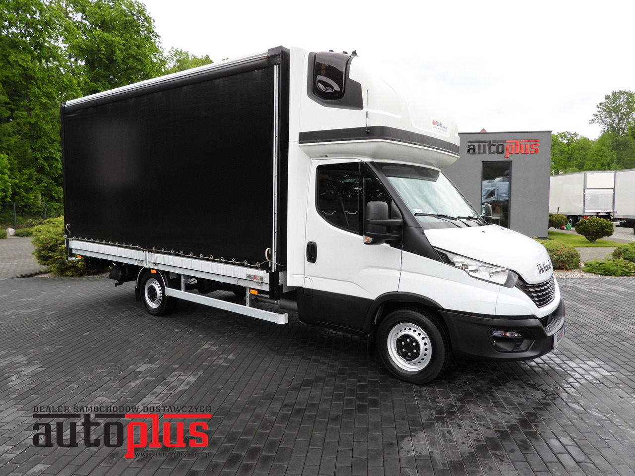 IVECO DAILY 35S18 TARPAULIN 10 PALLETS WEBASTO CRUISE CONTROL AIR CONDITIONING 180HP - Furgoneta con lona: foto 1 IVECO DAILY 35S18 TARPAULIN 10 PALLETS WEBASTO CRUISE CONTROL AIR CONDITIONING 180HP - Furgoneta con lona: foto 1