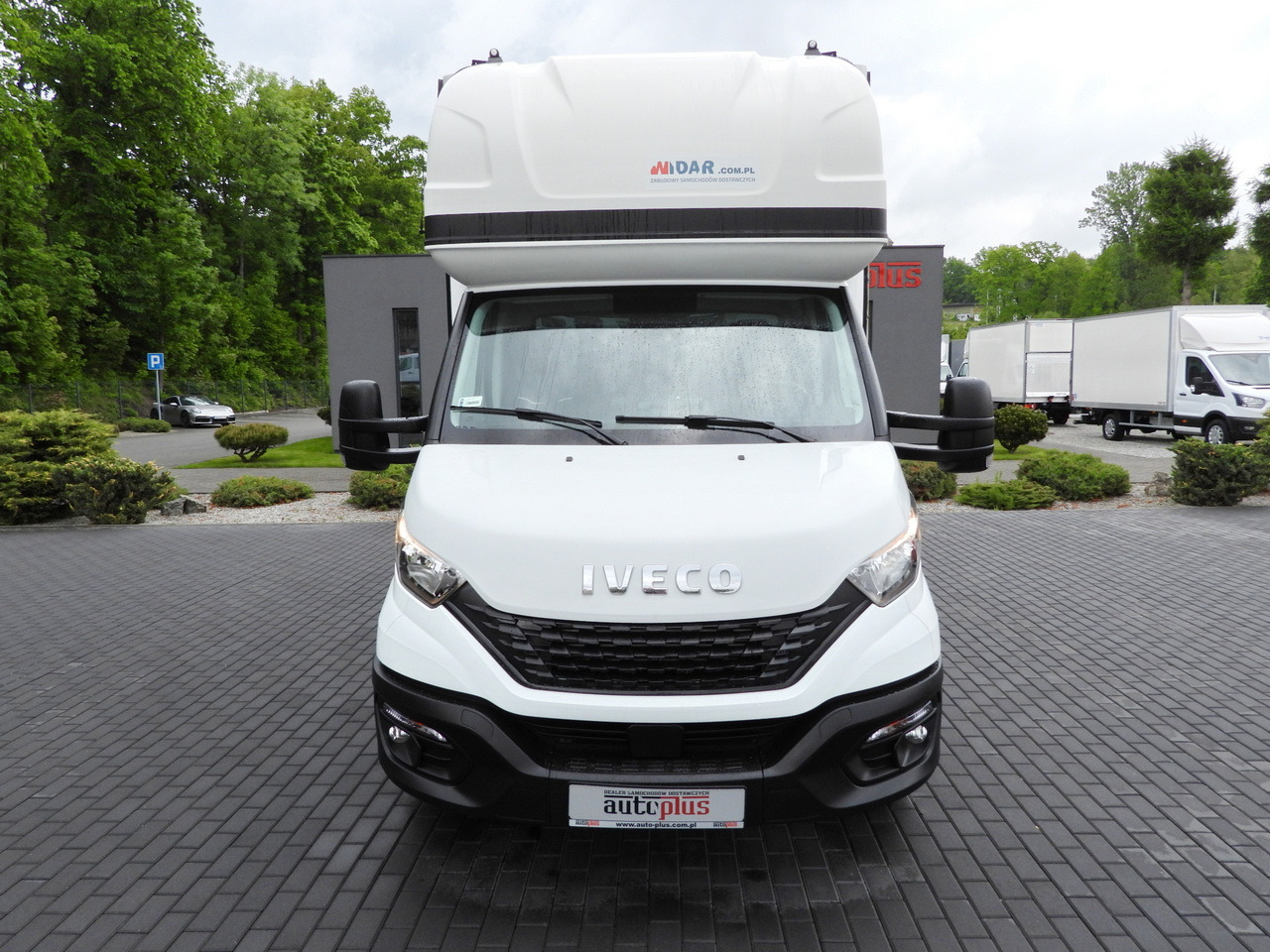 IVECO DAILY 35S18 TARPAULIN 10 PALLETS WEBASTO CRUISE CONTROL AIR CONDITIONING 180HP - Furgoneta con lona: foto 5 IVECO DAILY 35S18 TARPAULIN 10 PALLETS WEBASTO CRUISE CONTROL AIR CONDITIONING 180HP - Furgoneta con lona: foto 5