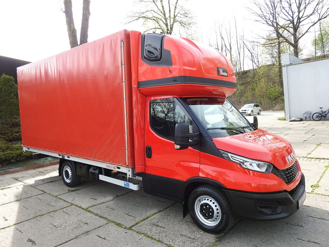 IVECO DAILY 35S18 TARPAULIN 10 PALLETS WEBASTO CRUISE CONTROL LED LIGHTS AIR CONDITIONING 180HP - Furgoneta con lona: foto 4 IVECO DAILY 35S18 TARPAULIN 10 PALLETS WEBASTO CRUISE CONTROL LED LIGHTS AIR CONDITIONING 180HP - Furgoneta con lona: foto 4
