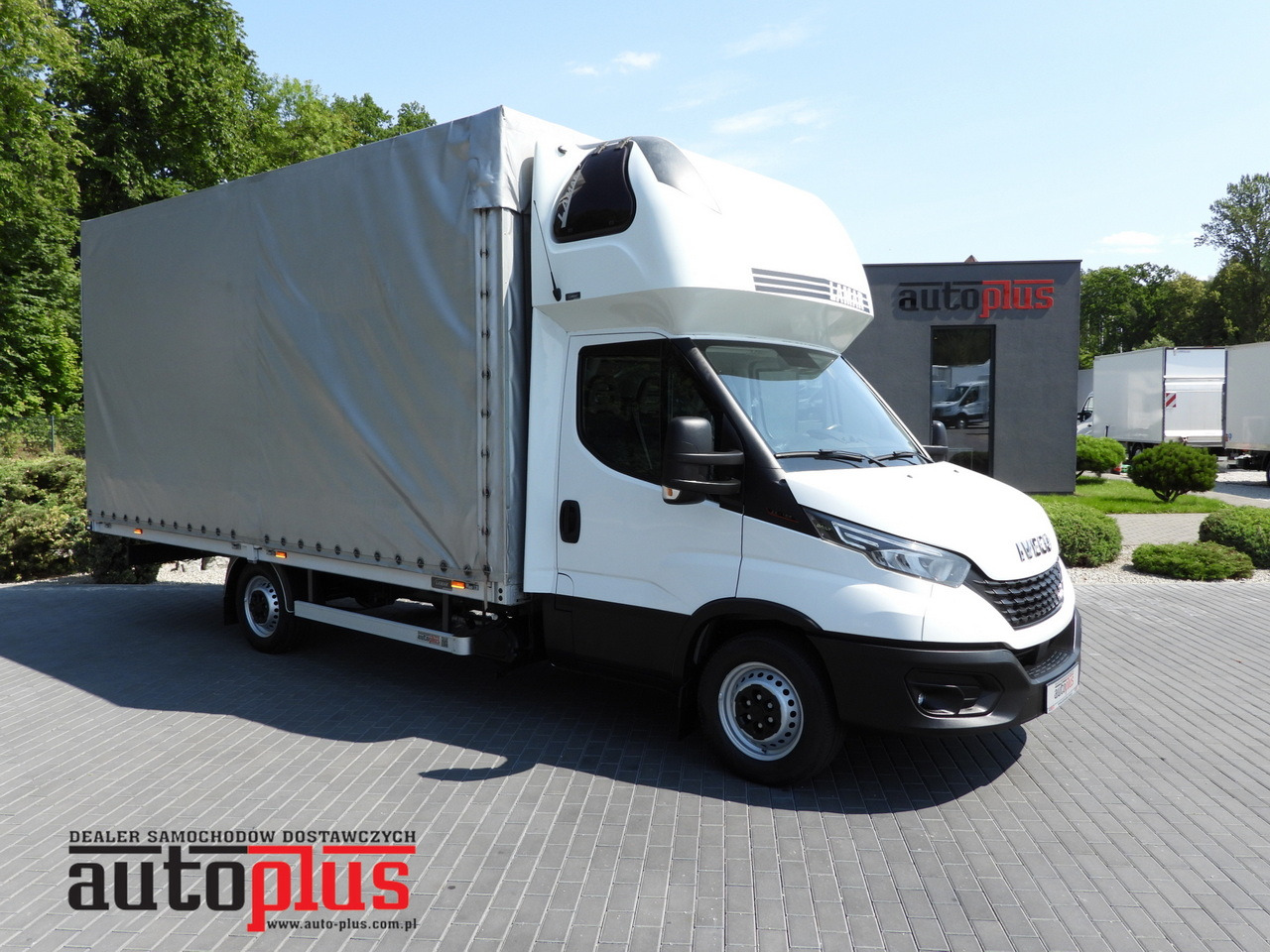 IVECO DAILY 35S18 TARPAULIN 10 PALLETS WEBASTO CRUISE CONTROL LED LIGHTS PNEUMATICS AIR CONDITIONING 180HP - Furgoneta con lona: foto 1 IVECO DAILY 35S18 TARPAULIN 10 PALLETS WEBASTO CRUISE CONTROL LED LIGHTS PNEUMATICS AIR CONDITIONING 180HP - Furgoneta con lona: foto 1