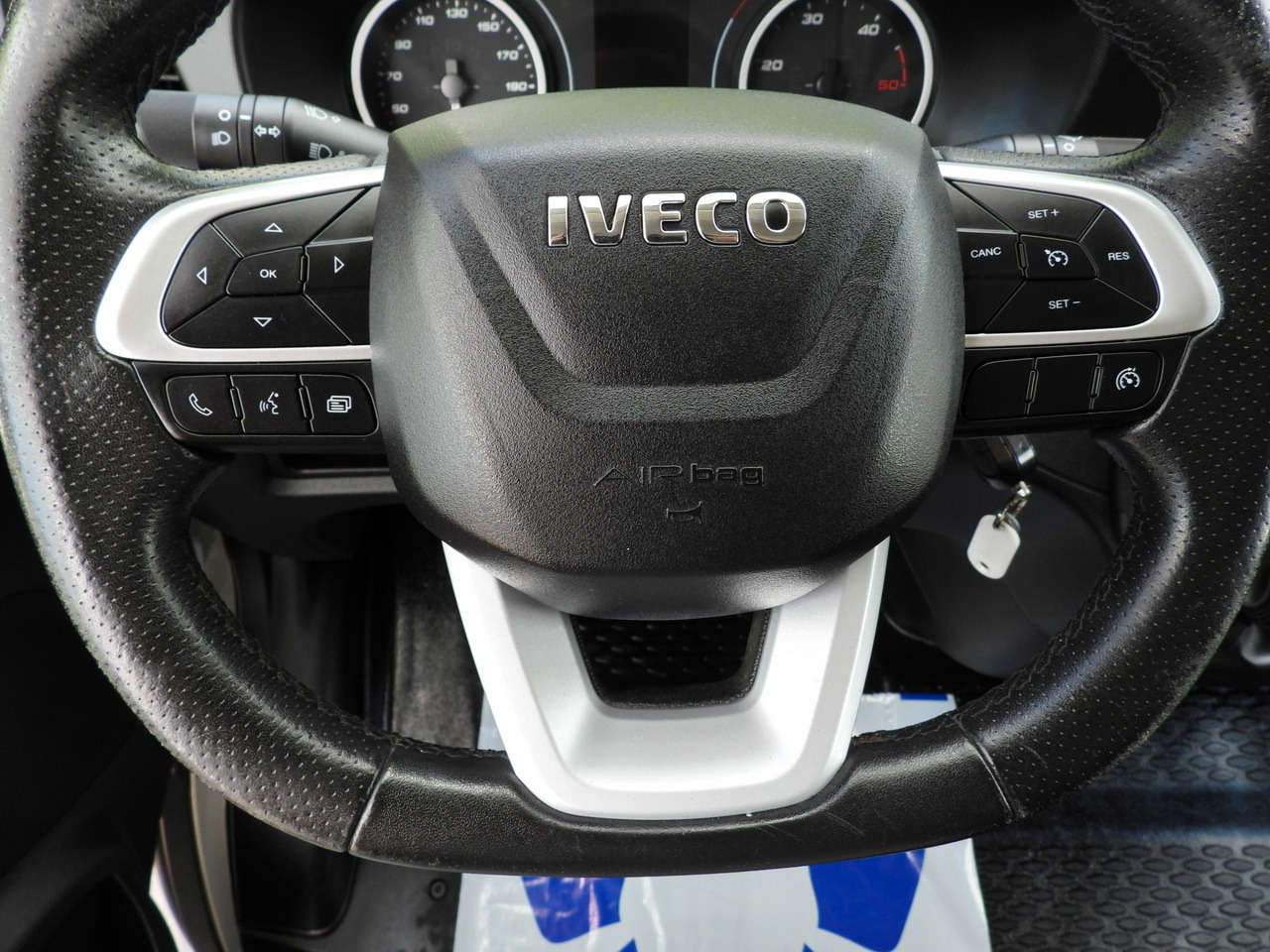 Furgoneta con lona IVECO DAILY 35S18 TARPAULIN 10 PALLETS WEBASTO CRUISE CONTROL NAVIGATION LED LIGHTS AIR CONDITIONING 180HP: foto 31 Furgoneta con lona IVECO DAILY 35S18 TARPAULIN 10 PALLETS WEBASTO CRUISE CONTROL NAVIGATION LED LIGHTS AIR CONDITIONING 180HP: foto 31