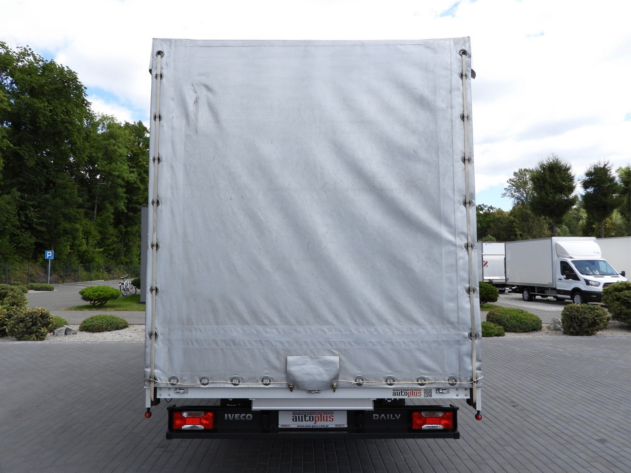 Furgoneta con lona IVECO DAILY 35S18 TARPAULIN 10 PALLETS WEBASTO CRUISE CONTROL NAVIGATION LED LIGHTS AIR CONDITIONING 180HP: foto 10 Furgoneta con lona IVECO DAILY 35S18 TARPAULIN 10 PALLETS WEBASTO CRUISE CONTROL NAVIGATION LED LIGHTS AIR CONDITIONING 180HP: foto 10