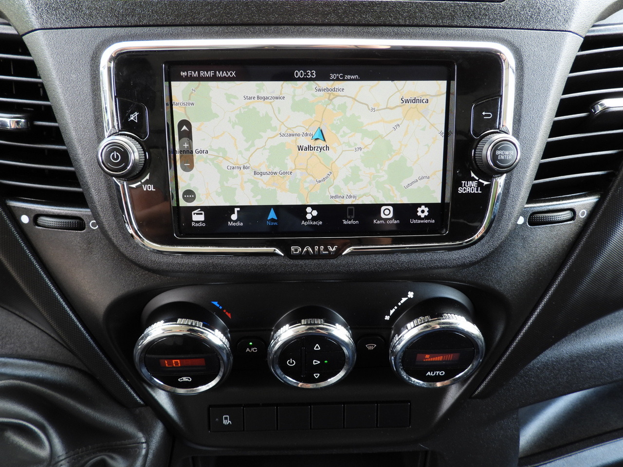 Furgoneta con lona IVECO DAILY 35S18 TARPAULIN 10 PALLETS WEBASTO CRUISE CONTROL NAVIGATION LED LIGHTS AIR CONDITIONING 180HP: foto 37 Furgoneta con lona IVECO DAILY 35S18 TARPAULIN 10 PALLETS WEBASTO CRUISE CONTROL NAVIGATION LED LIGHTS AIR CONDITIONING 180HP: foto 37