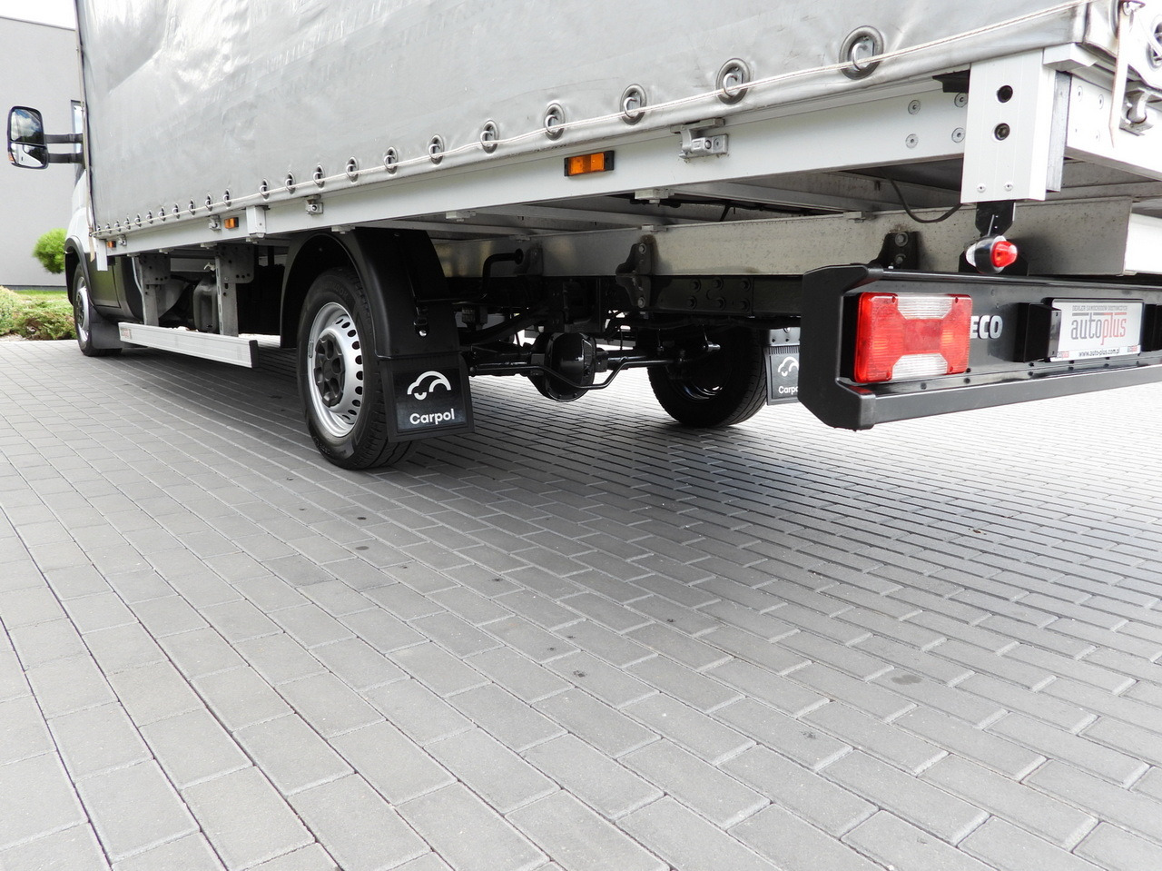 Furgoneta con lona IVECO DAILY 35S18 TARPAULIN 10 PALLETS WEBASTO CRUISE CONTROL NAVIGATION LED LIGHTS AIR CONDITIONING 180HP: foto 16 Furgoneta con lona IVECO DAILY 35S18 TARPAULIN 10 PALLETS WEBASTO CRUISE CONTROL NAVIGATION LED LIGHTS AIR CONDITIONING 180HP: foto 16