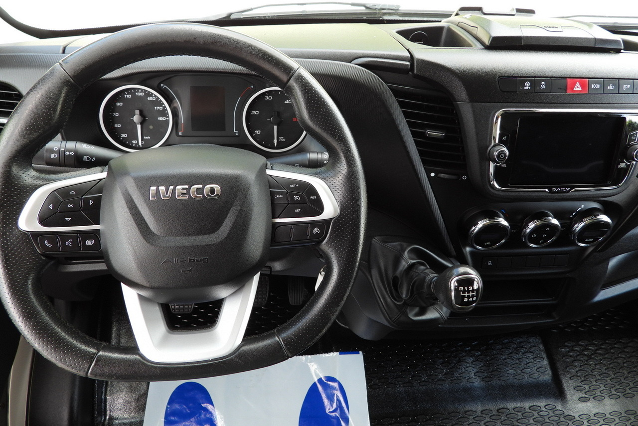 Furgoneta con lona IVECO DAILY 35S18 TARPAULIN 10 PALLETS WEBASTO CRUISE CONTROL NAVIGATION LED LIGHTS AIR CONDITIONING 180HP: foto 30 Furgoneta con lona IVECO DAILY 35S18 TARPAULIN 10 PALLETS WEBASTO CRUISE CONTROL NAVIGATION LED LIGHTS AIR CONDITIONING 180HP: foto 30