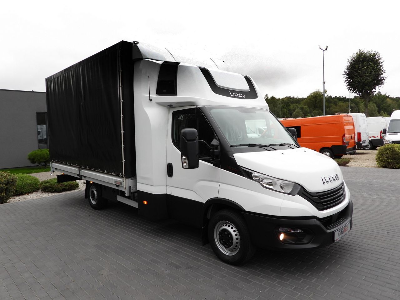 IVECO DAILY 35S18 TARPAULIN 10 PALLETS WEBASTO CRUISE CONTROL PNEUMATICS AIR CONDITIONING 180HP - Furgoneta con lona: foto 4 IVECO DAILY 35S18 TARPAULIN 10 PALLETS WEBASTO CRUISE CONTROL PNEUMATICS AIR CONDITIONING 180HP - Furgoneta con lona: foto 4