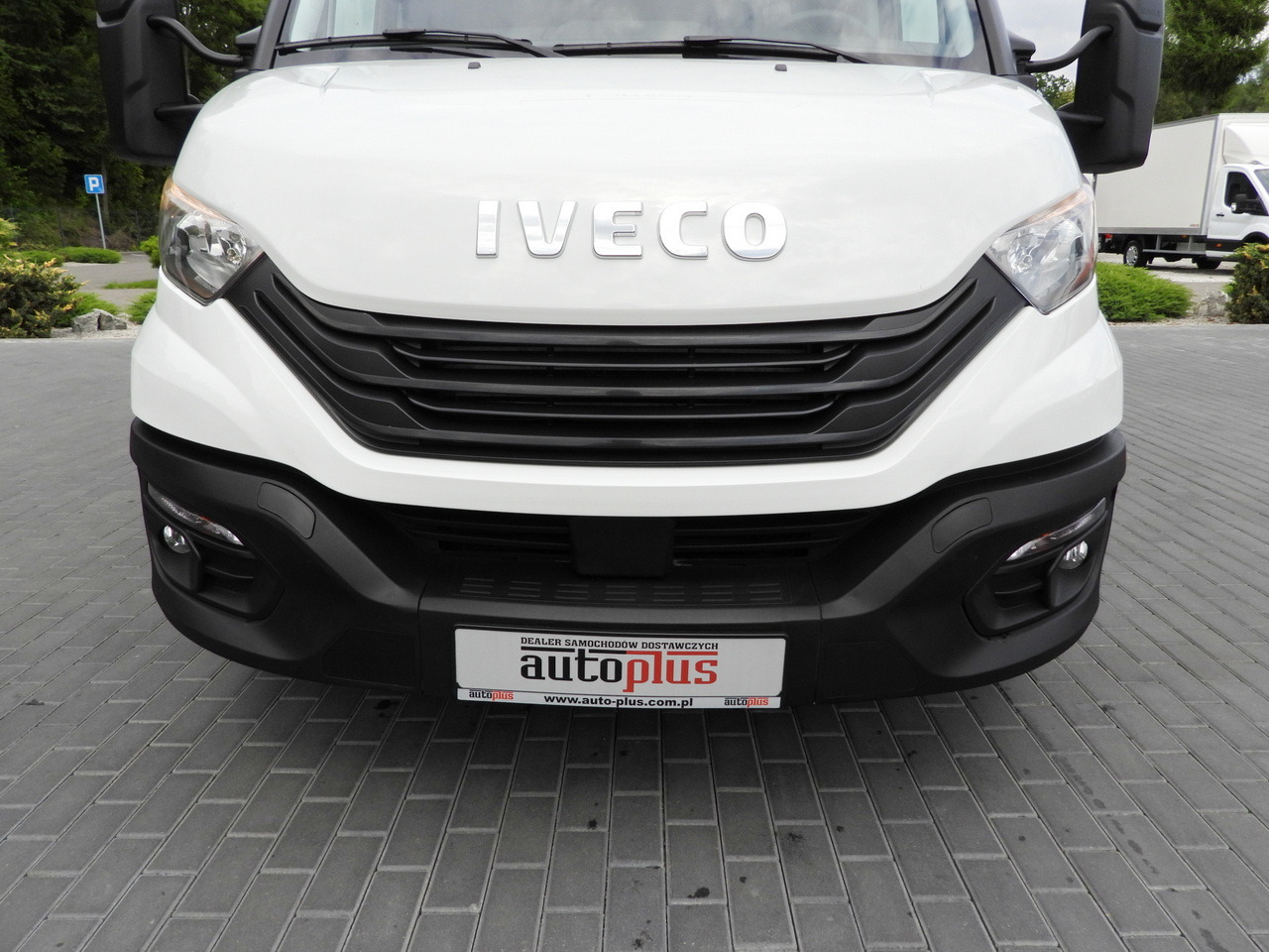 Furgoneta con lona IVECO DAILY 35S18 TARPAULIN LIFT 10 PALLETS WEBASTO CRUISE CONTROL PNEUMATICS AIR CONDITIONING  180HP: foto 15