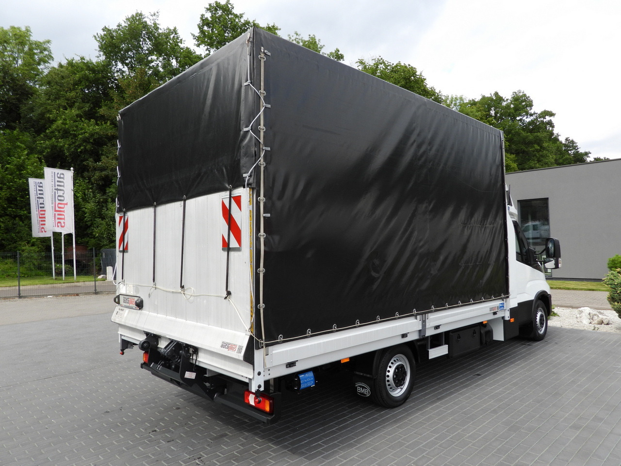 Furgoneta con lona IVECO DAILY 35S18 TARPAULIN LIFT 10 PALLETS WEBASTO CRUISE CONTROL PNEUMATICS AIR CONDITIONING  180HP: foto 13