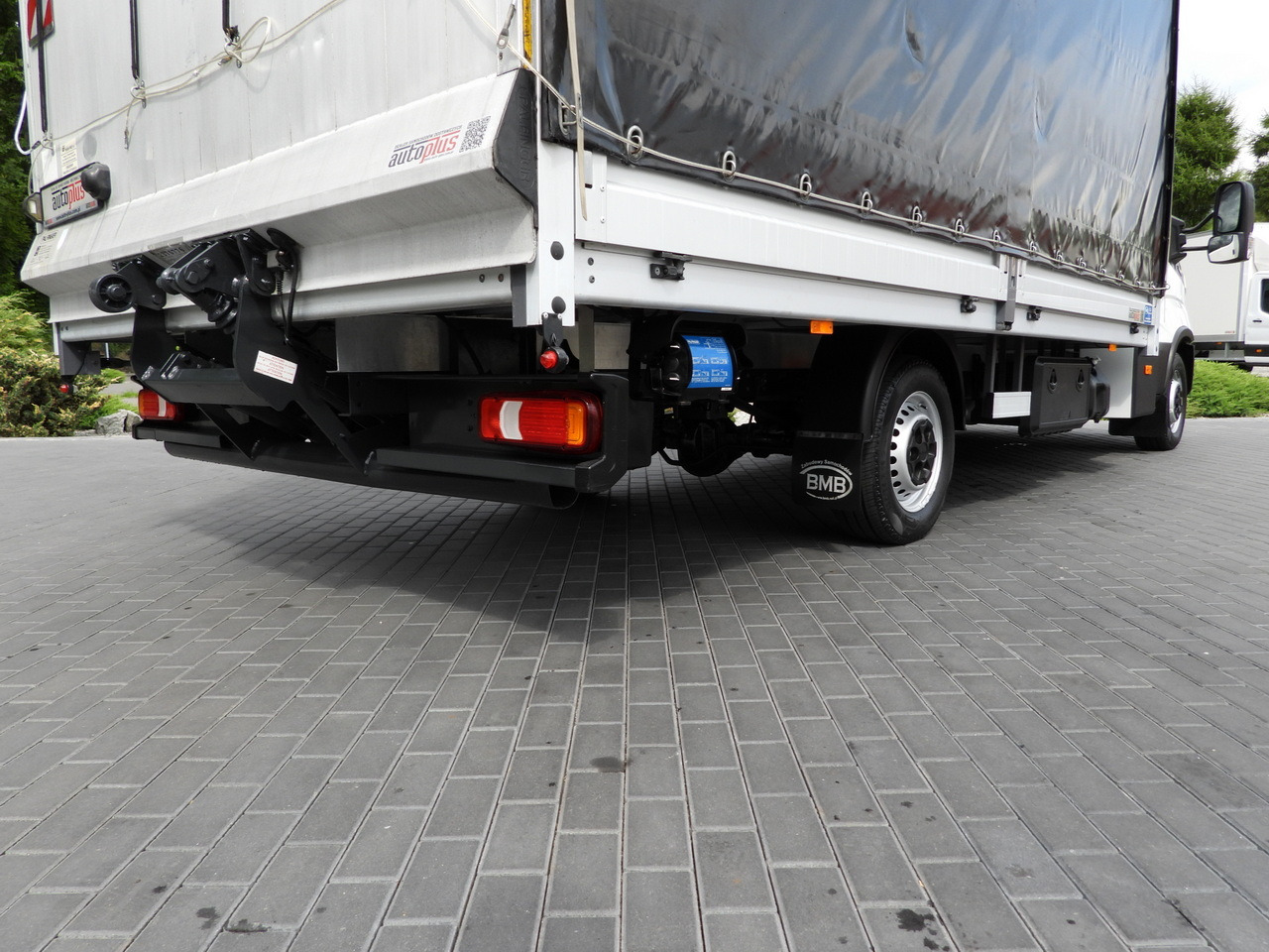 Furgoneta con lona IVECO DAILY 35S18 TARPAULIN LIFT 10 PALLETS WEBASTO CRUISE CONTROL PNEUMATICS AIR CONDITIONING  180HP: foto 30