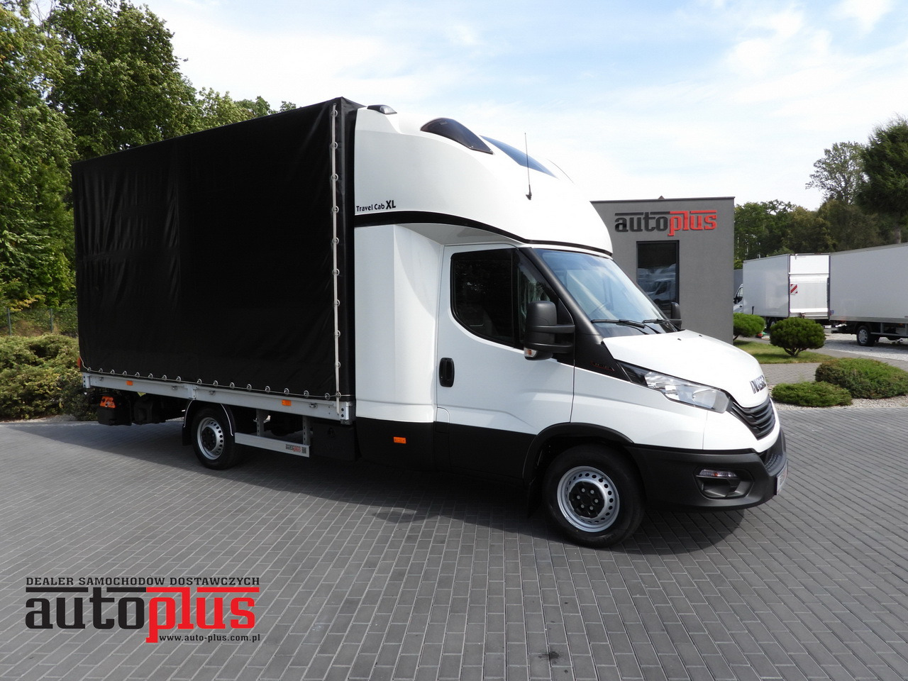 IVECO DAILY 35S18 TARPAULIN LIFT 8 PALLETS CRUISE CONTROL AIR CONDITIONING  180HP - Furgoneta con lona: foto 1 IVECO DAILY 35S18 TARPAULIN LIFT 8 PALLETS CRUISE CONTROL AIR CONDITIONING  180HP - Furgoneta con lona: foto 1
