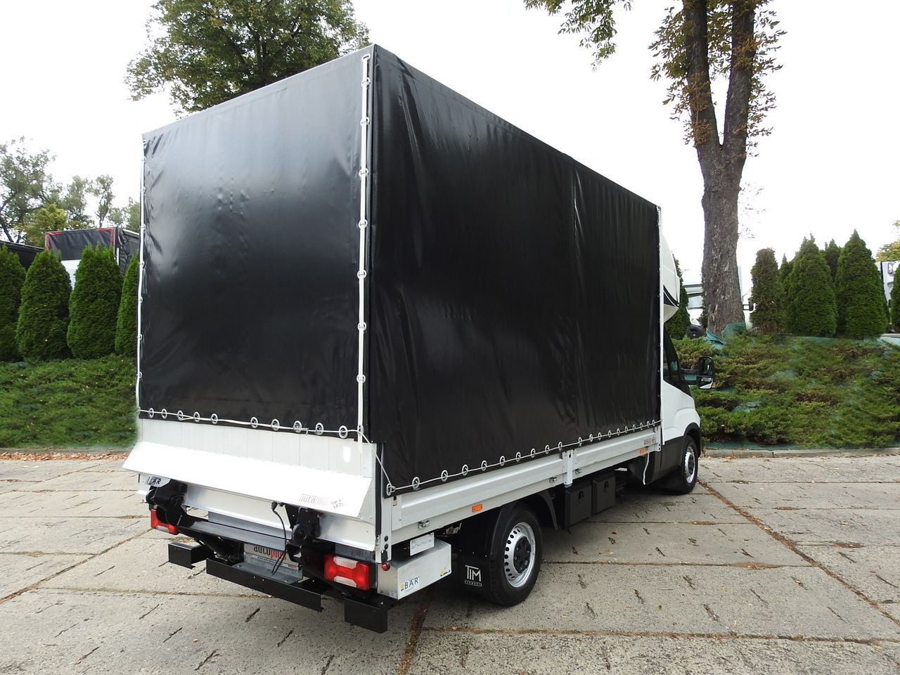 IVECO DAILY 35S18 TARPAULIN LIFT 8 PALLETS CRUISE CONTROL AIR CONDITIONING 180HP - Furgoneta con lona: foto 3 IVECO DAILY 35S18 TARPAULIN LIFT 8 PALLETS CRUISE CONTROL AIR CONDITIONING 180HP - Furgoneta con lona: foto 3
