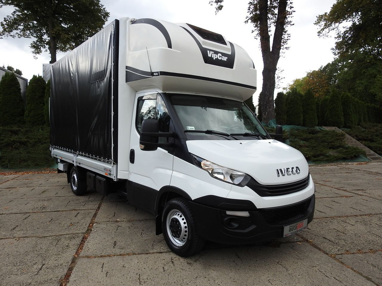 IVECO DAILY 35S18 TARPAULIN LIFT 8 PALLETS CRUISE CONTROL AIR CONDITIONING 180HP - Furgoneta con lona: foto 4 IVECO DAILY 35S18 TARPAULIN LIFT 8 PALLETS CRUISE CONTROL AIR CONDITIONING 180HP - Furgoneta con lona: foto 4