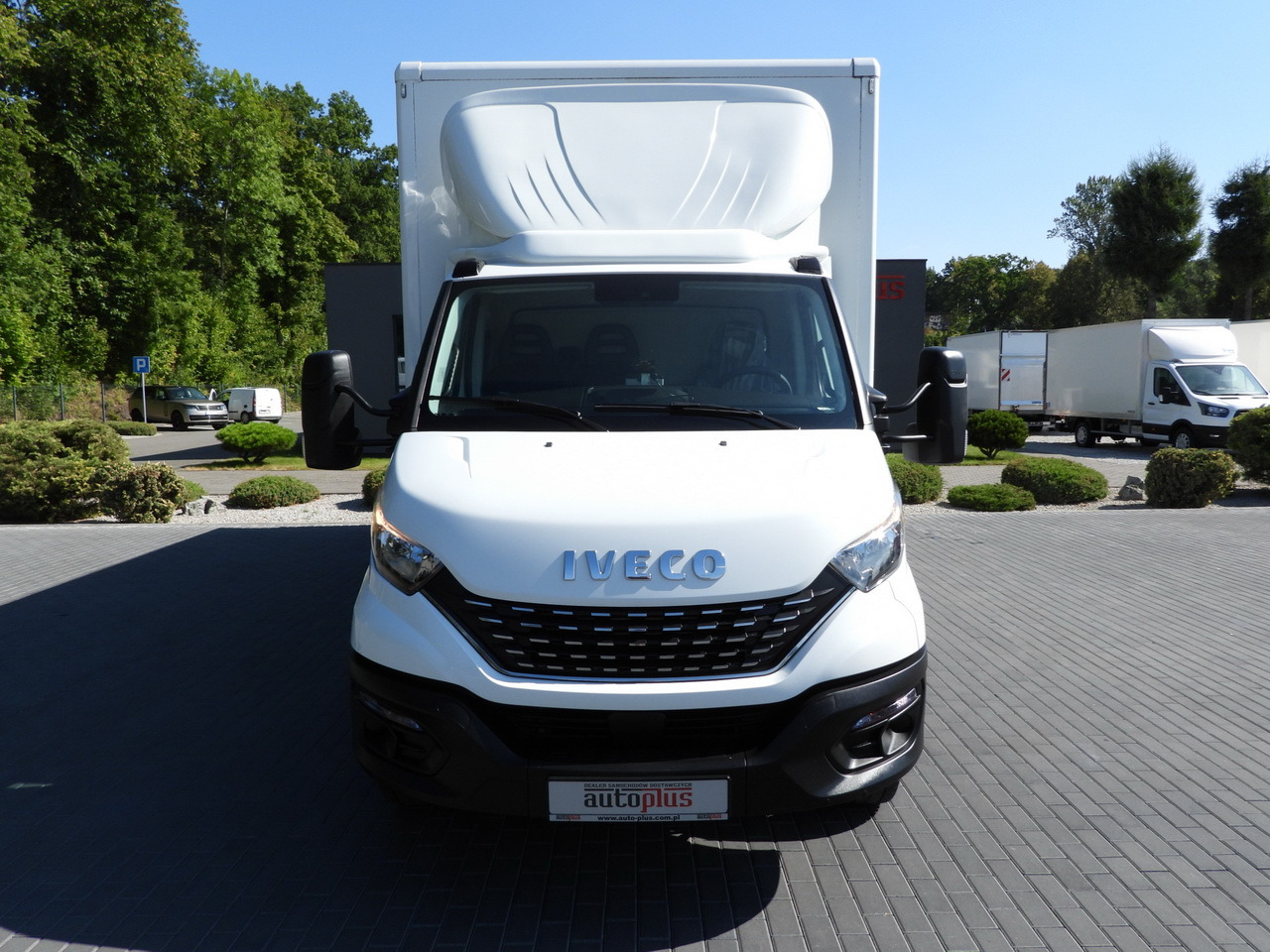 IVECO DAILY 72C18 LIFT 14 PALLETS CRUISE CONTROL PNEUMATICS AUTOMATIC TRANSMISSION HI-MATIC TWIN WHEELS AIR CONDITIONING 180HP - Camión caja cerrada: foto 5 IVECO DAILY 72C18 LIFT 14 PALLETS CRUISE CONTROL PNEUMATICS AUTOMATIC TRANSMISSION HI-MATIC TWIN WHEELS AIR CONDITIONING 180HP - Camión caja cerrada: foto 5