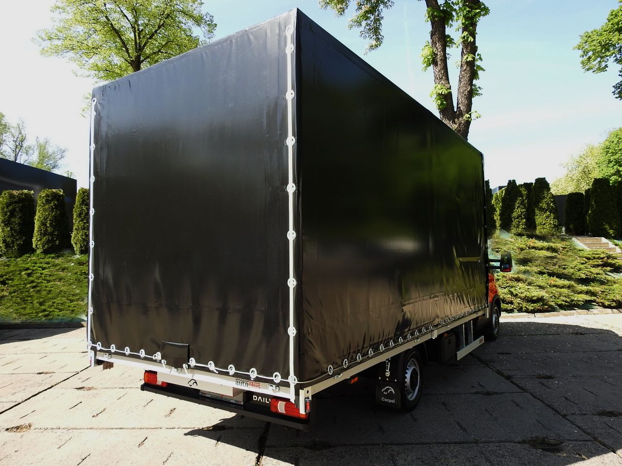 IVECO DAILY NEW TARPAULIN 10 PALLETS WEBASTO CRUISE CONTROL NAVIGATION AIR CONDITIONING LED LIGHTS 180HP - Furgoneta con lona: foto 3 IVECO DAILY NEW TARPAULIN 10 PALLETS WEBASTO CRUISE CONTROL NAVIGATION AIR CONDITIONING LED LIGHTS 180HP - Furgoneta con lona: foto 3