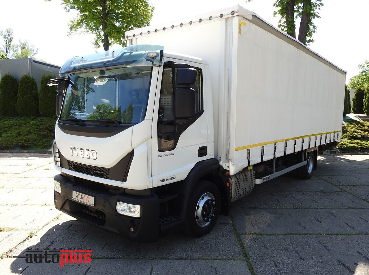 IVECO EUROCARGO 120 - 220 TARPAULIN LIFT 20 PALLETS LED LIGHTS AUTOMATIC TRANSMISSION HI-MATIC TWIN WHEELS AIR CONDITIONING 220HP - Camión lona: foto 1 IVECO EUROCARGO 120 - 220 TARPAULIN LIFT 20 PALLETS LED LIGHTS AUTOMATIC TRANSMISSION HI-MATIC TWIN WHEELS AIR CONDITIONING 220HP - Camión lona: foto 1